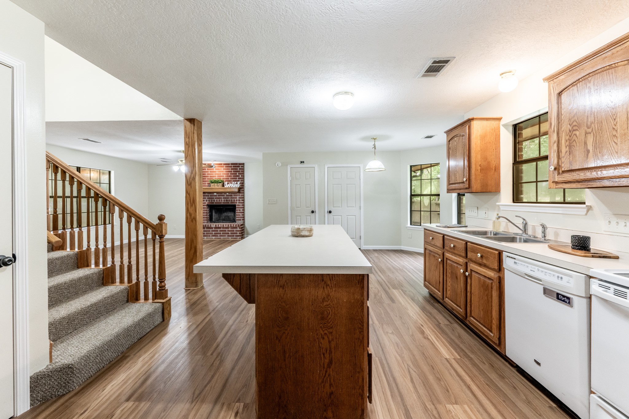 3660 Red Bud Lane Property Photo 9