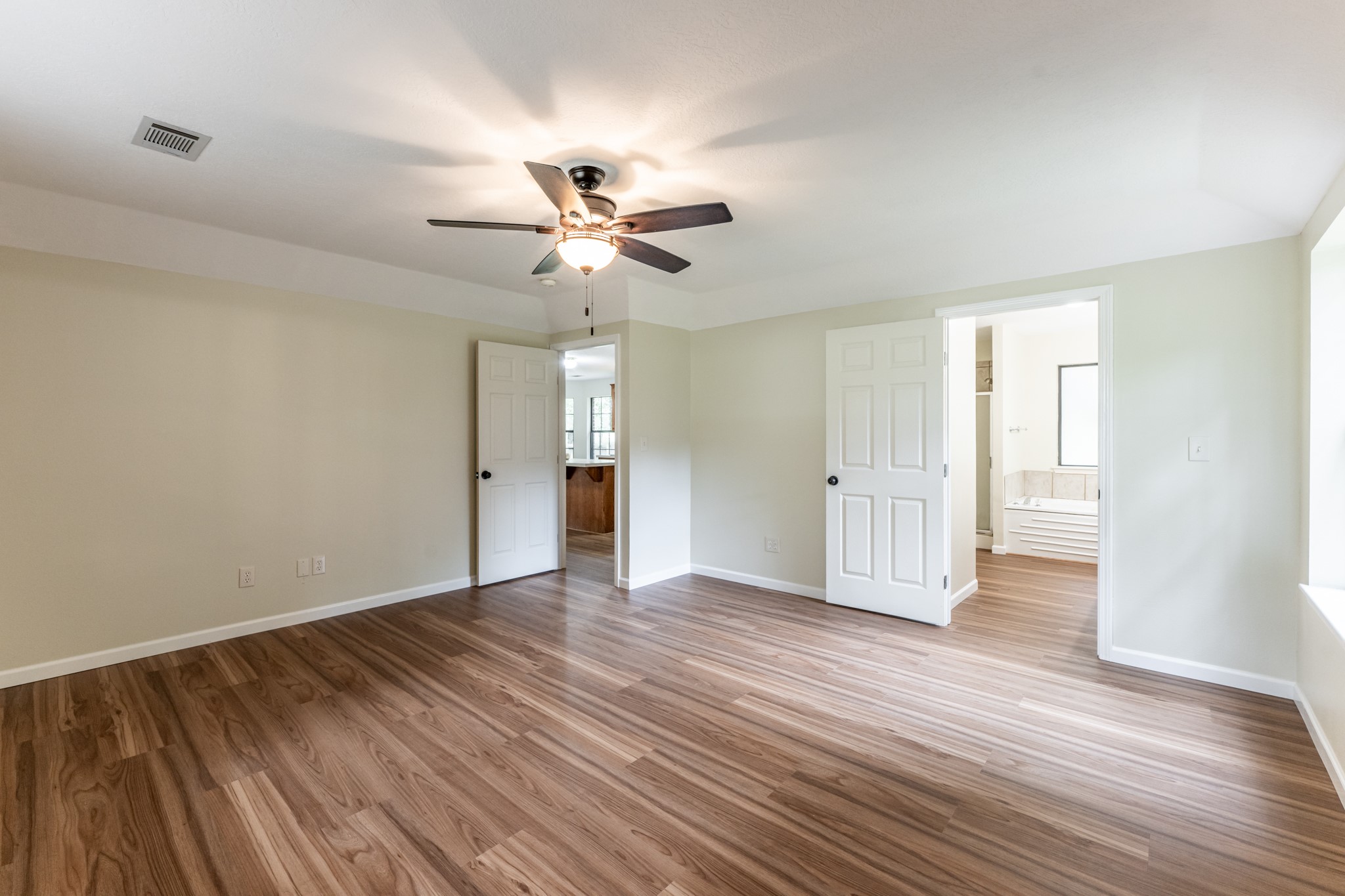 3660 Red Bud Lane Property Photo 12
