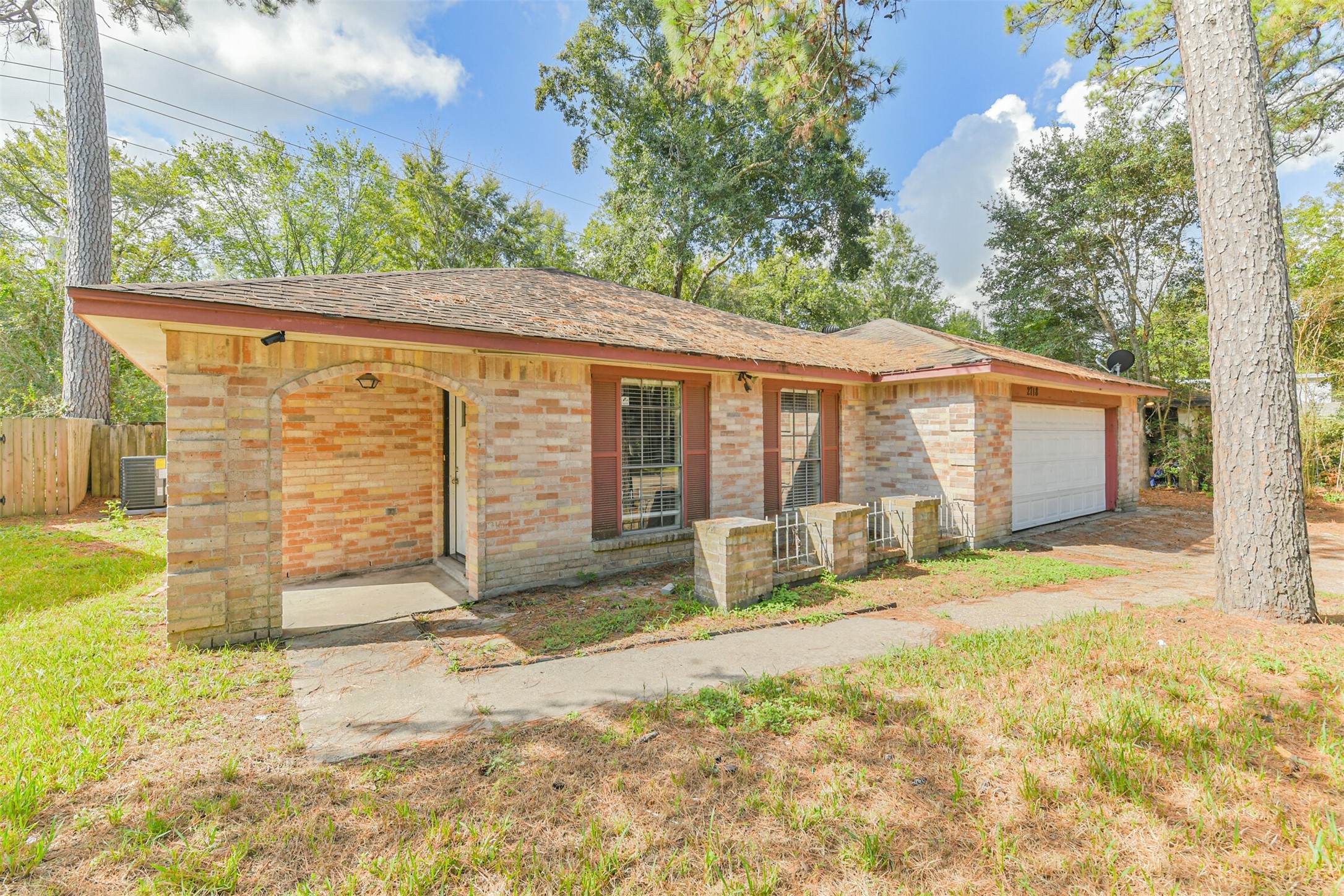 2718 Tinechester Drive Property Photo 2