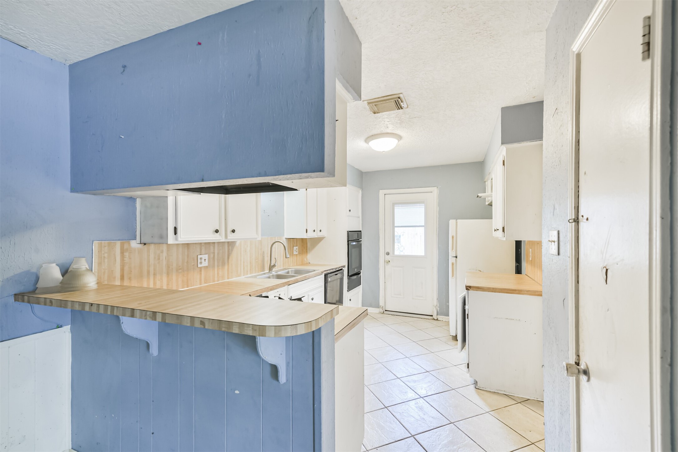 2718 Tinechester Drive Property Photo 8