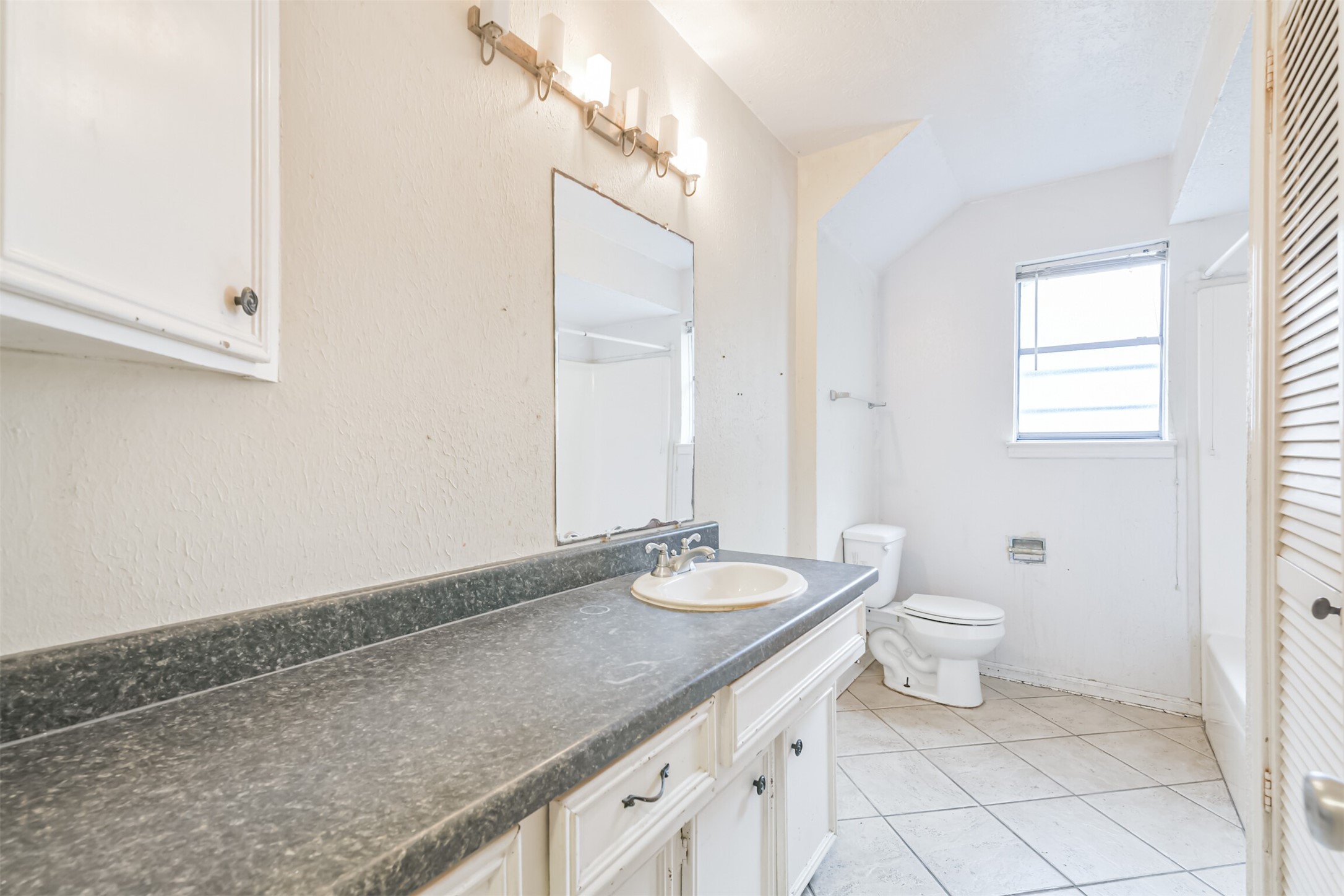 2718 Tinechester Drive Property Photo 19