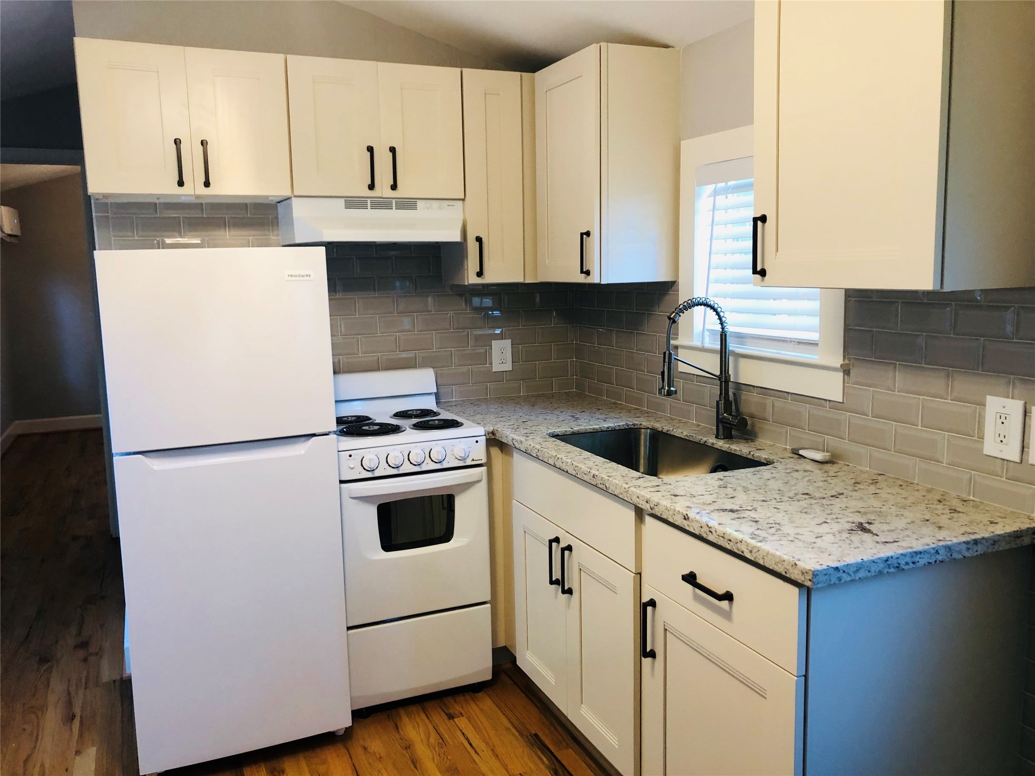 734-a Mcdaniel Street Property Photo 10