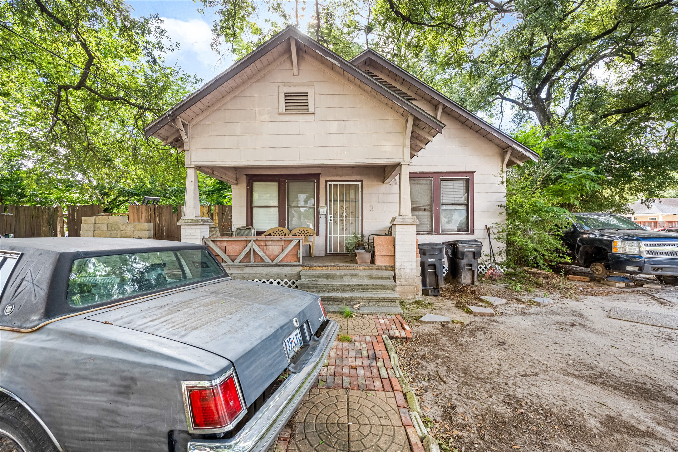 9016 Fulton Street Property Photo