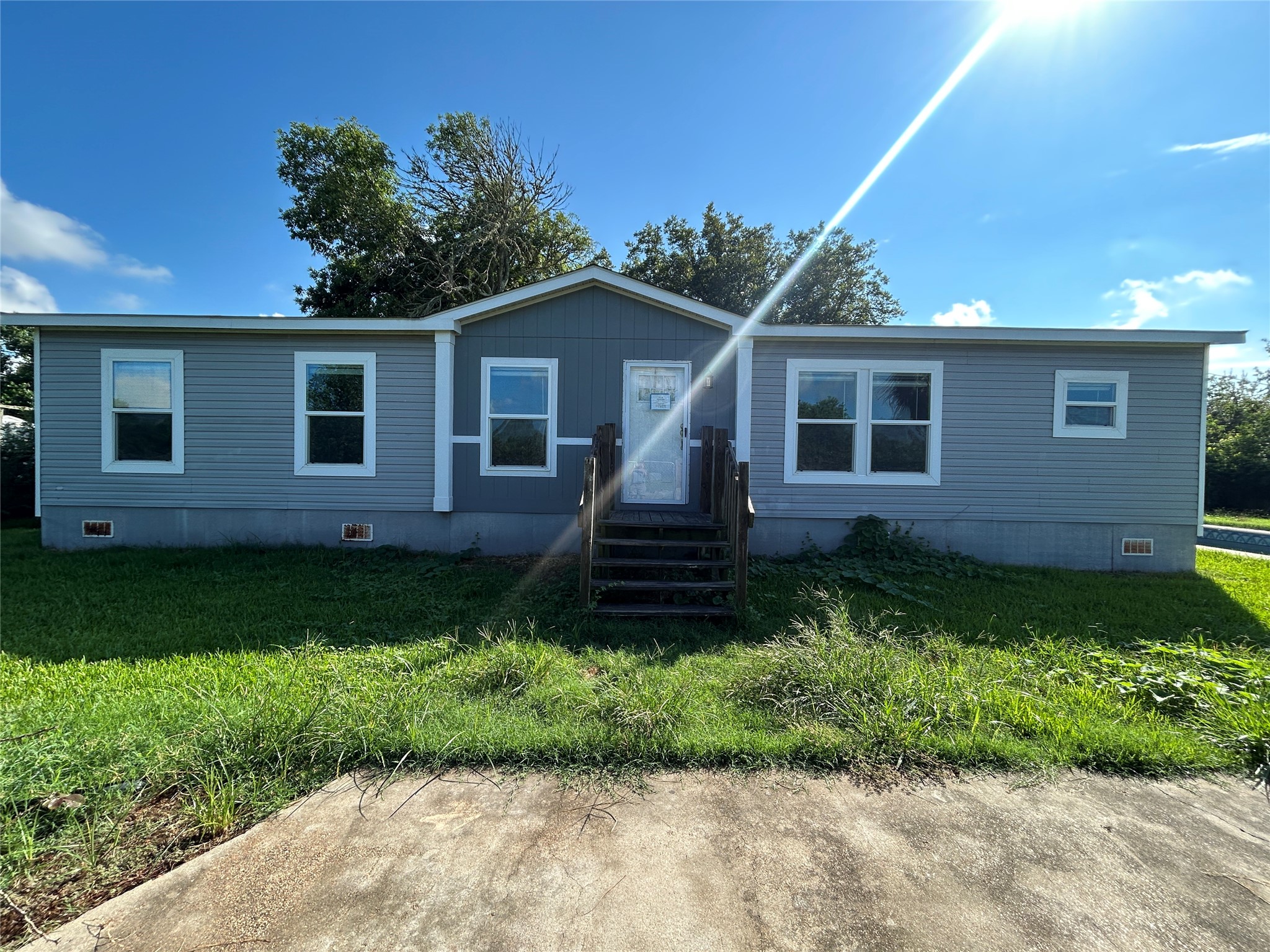 2304 Peach Street Property Photo 1