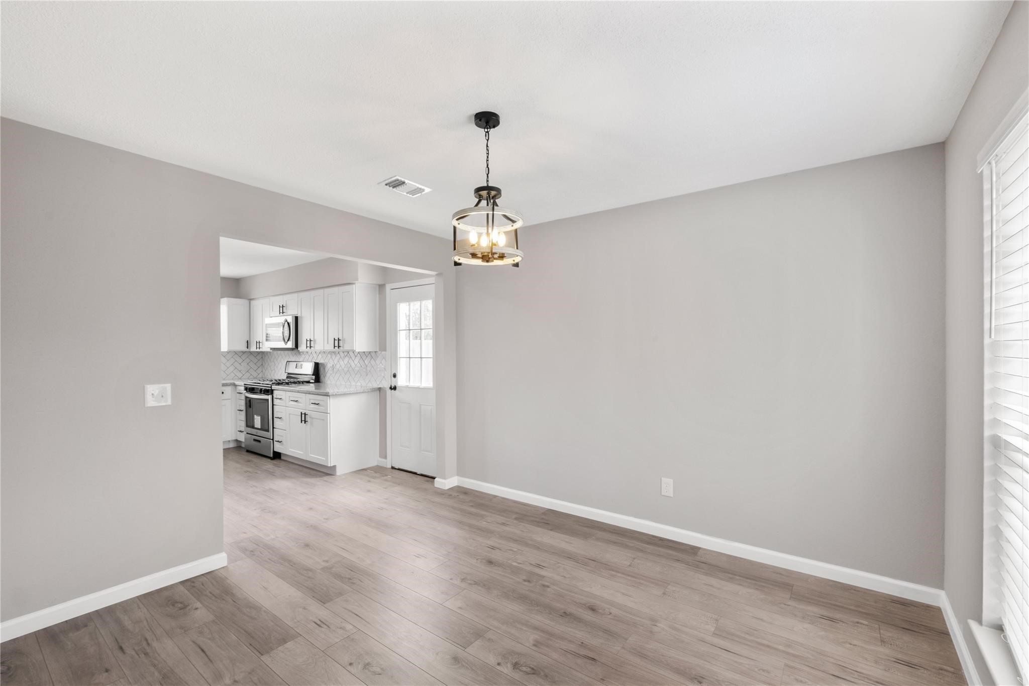 4523 Waterfall Way Property Photo 3