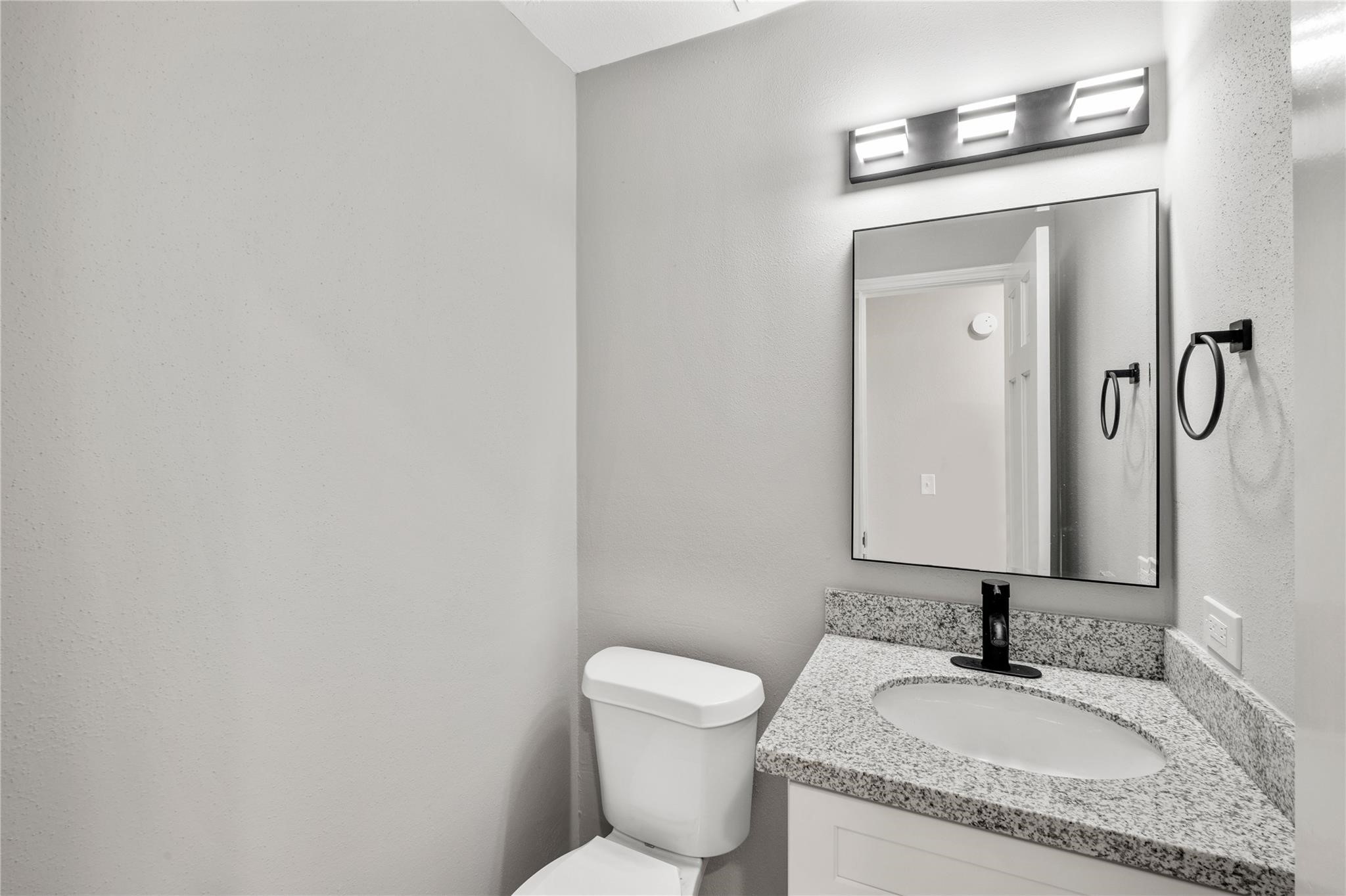 4523 Waterfall Way Property Photo 8