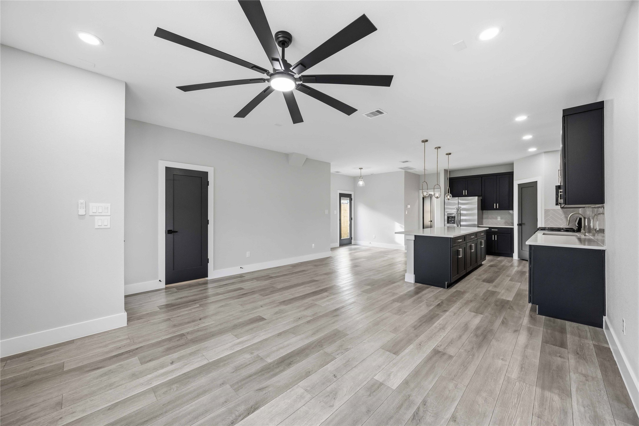 5326 Ridgeway Drive Property Photo 6