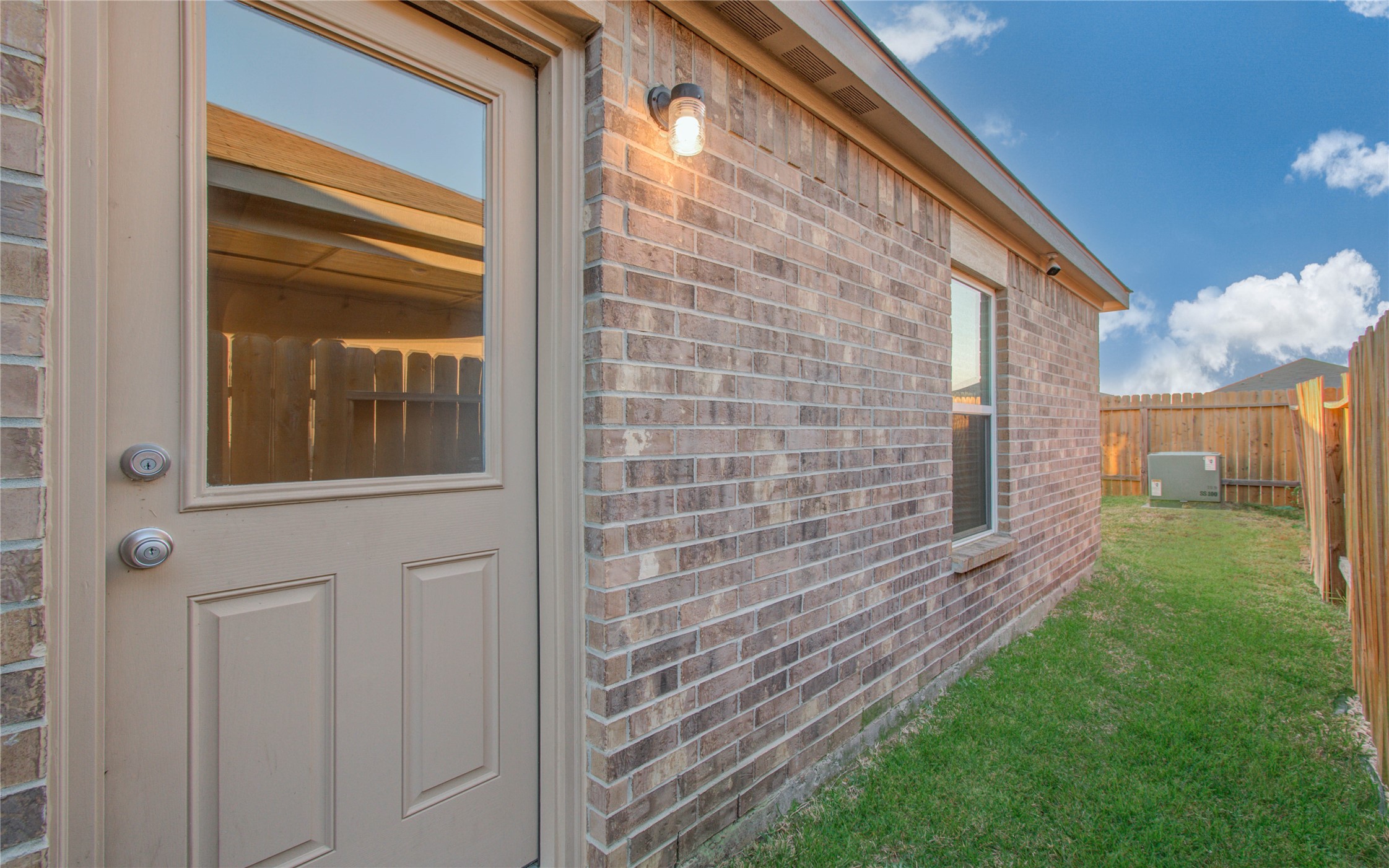 20739 Sunshine Meadow Drive Property Photo 9