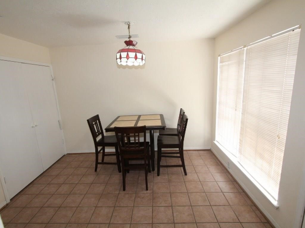 10603 S Wilcrest Drive 27 Property Photo 5