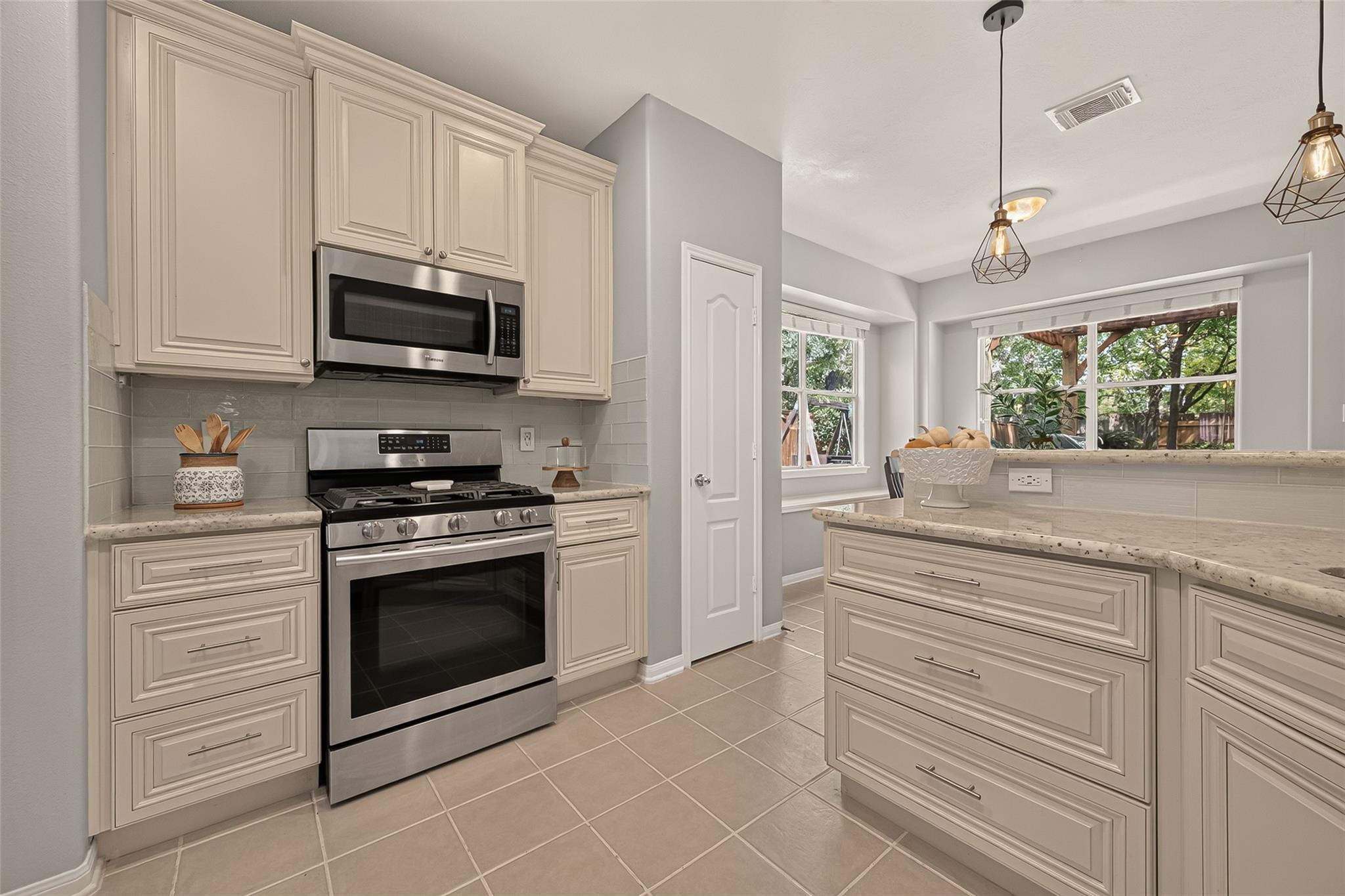 6211 Knollwood Trail Property Photo 15