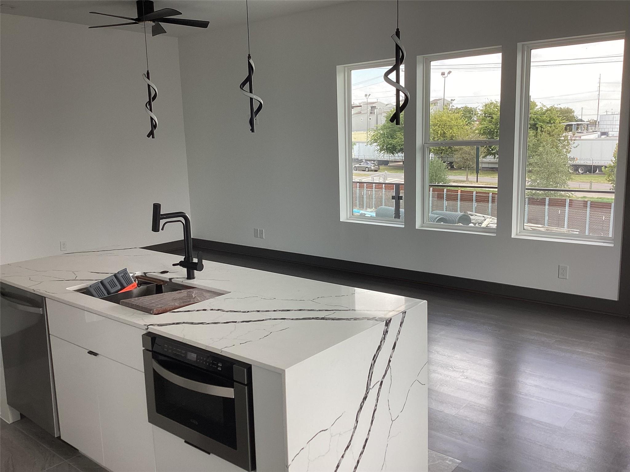 3118 Clay Street Property Photo 4