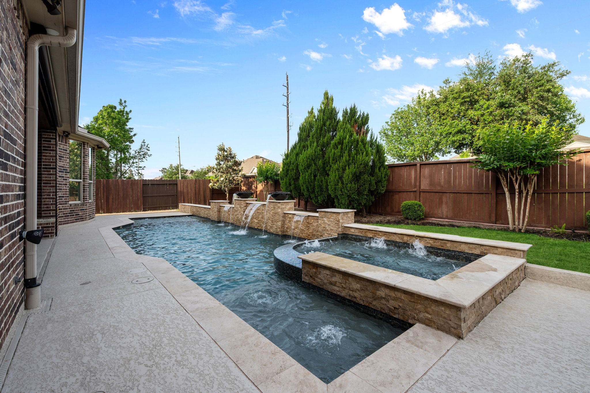 17215 Inyo National Drive Property Photo