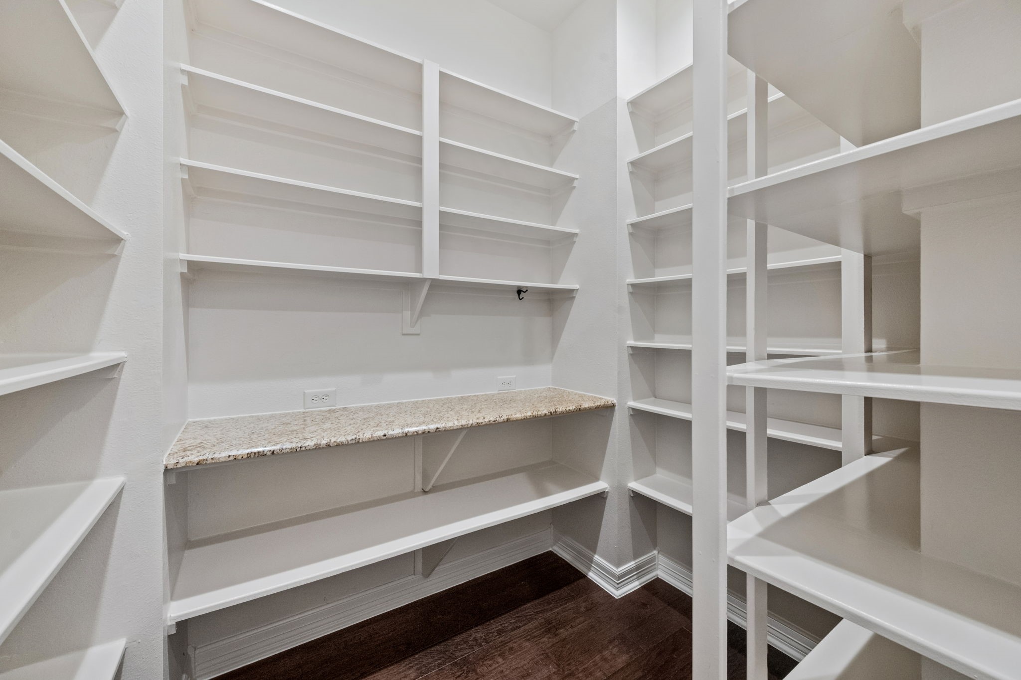 17215 Inyo National Drive Property Photo 18