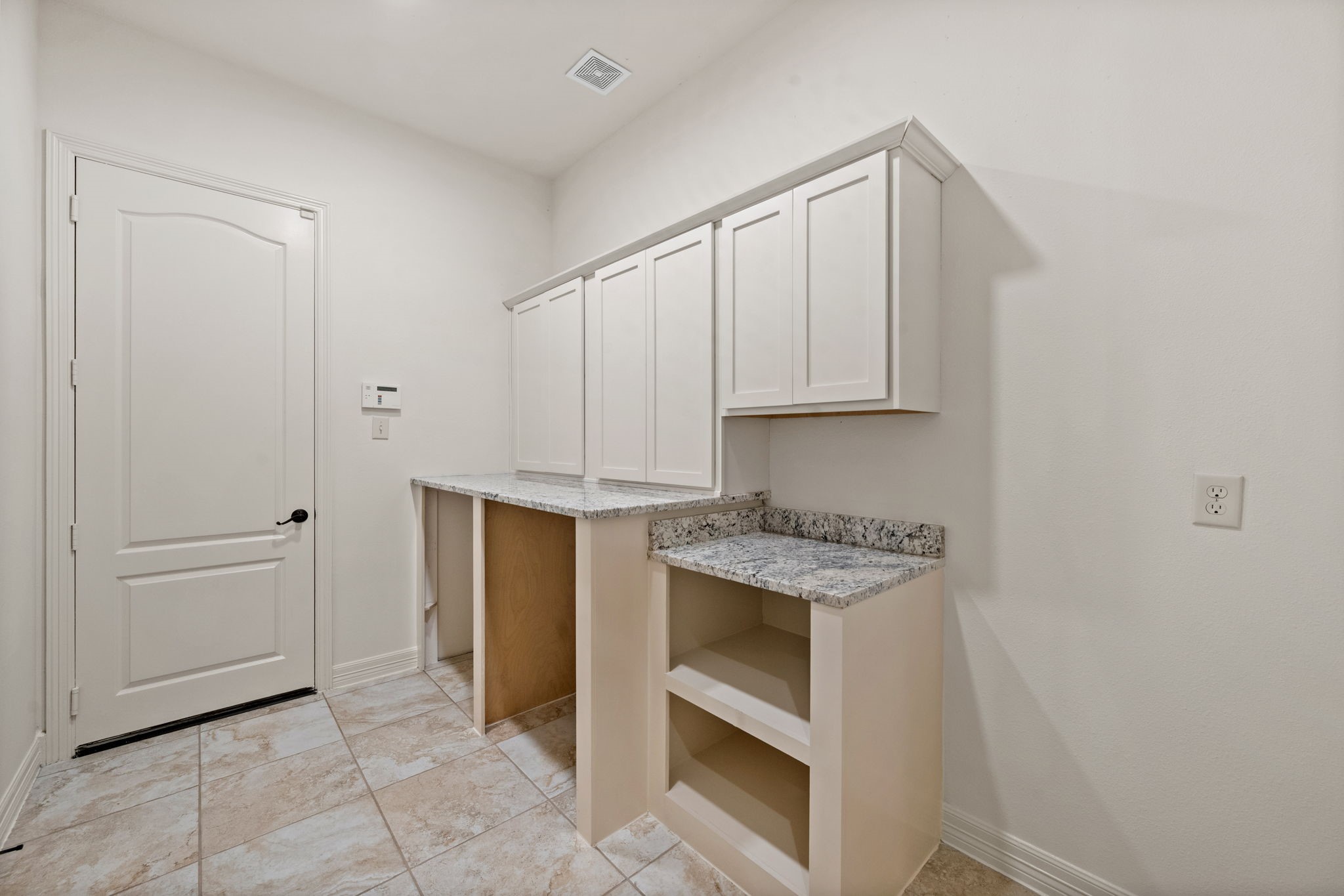 17215 Inyo National Drive Property Photo 19