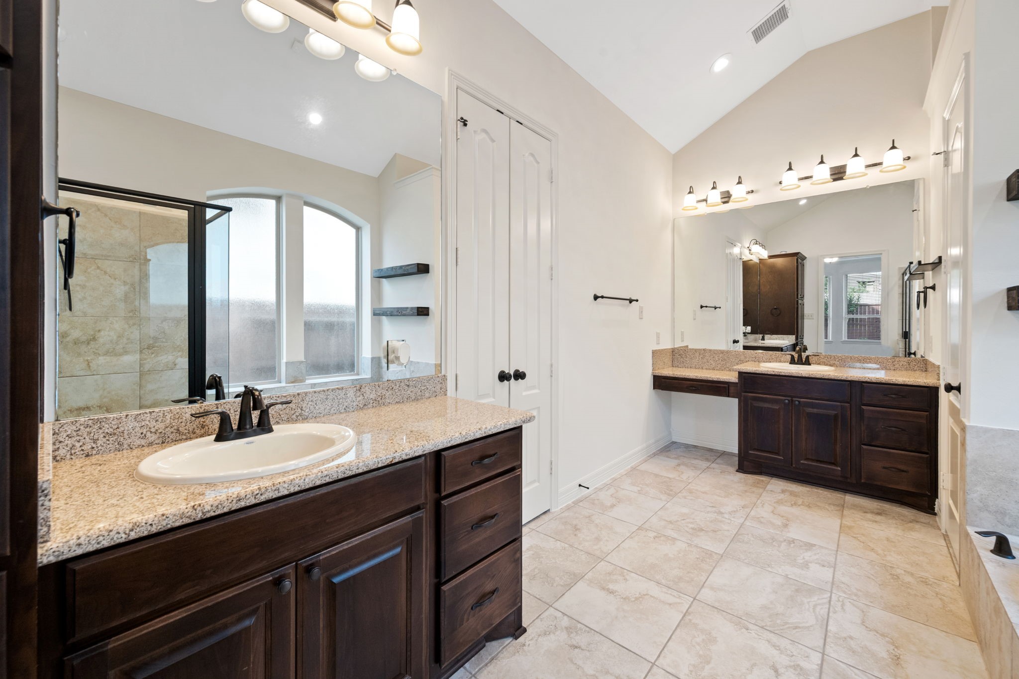 17215 Inyo National Drive Property Photo 33