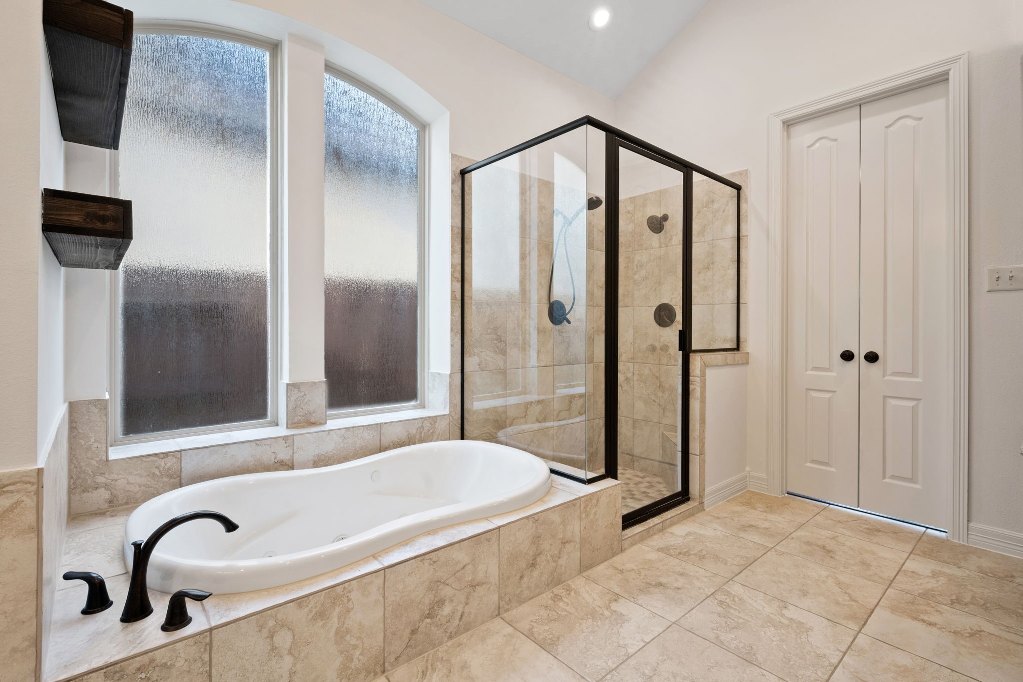 17215 Inyo National Drive Property Photo 34