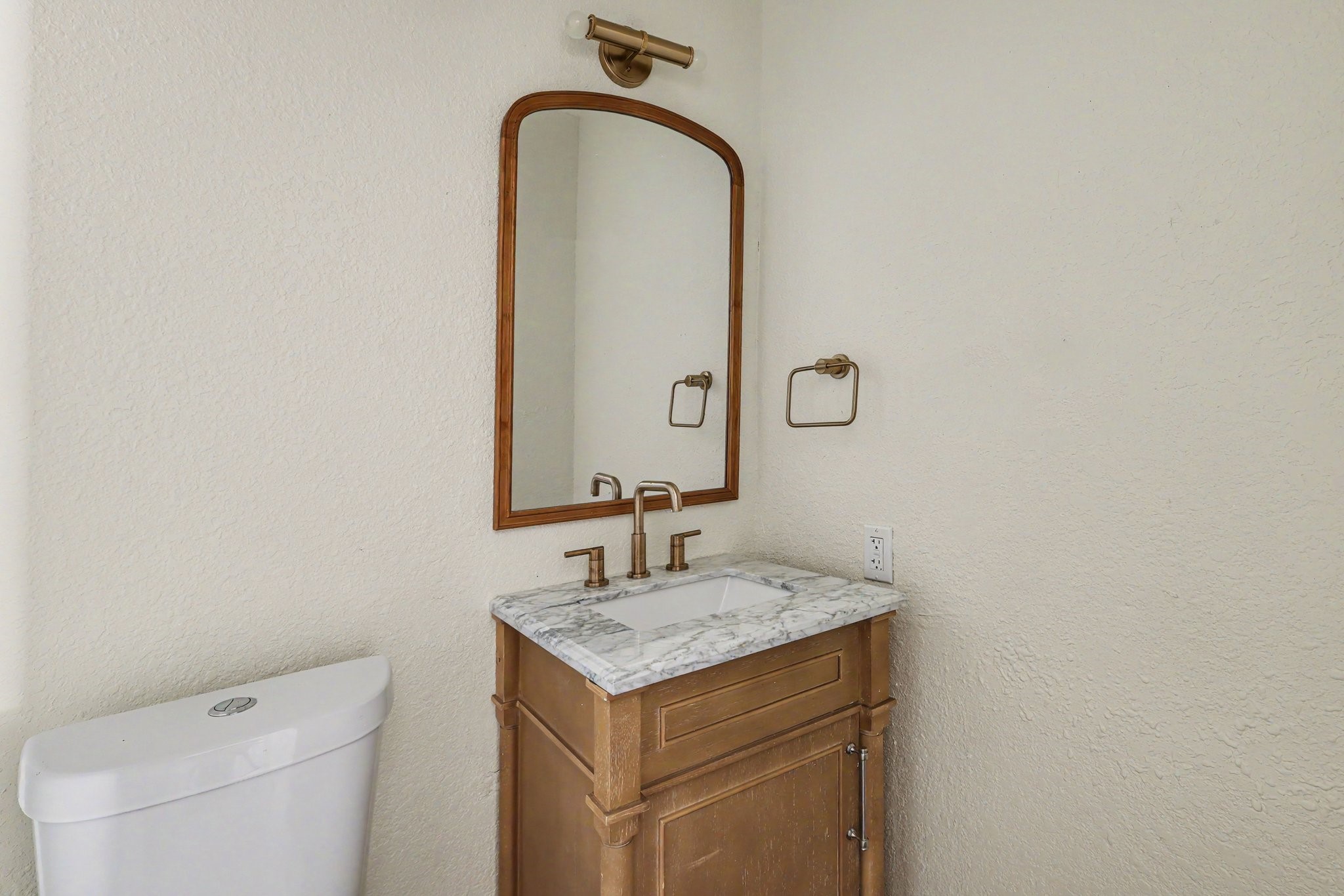 2430 Summer Spring Drive Property Photo 7