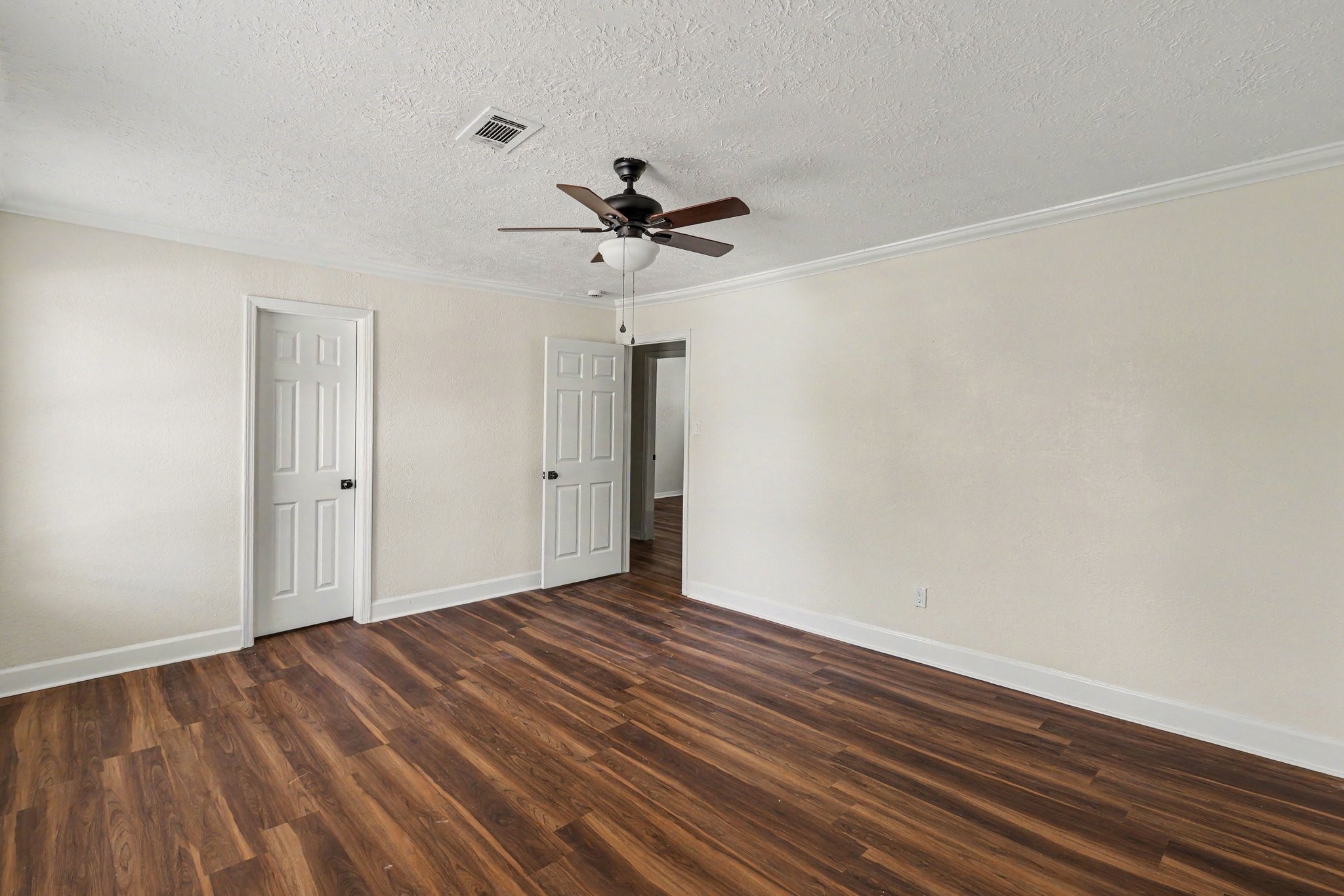 2430 Summer Spring Drive Property Photo 10