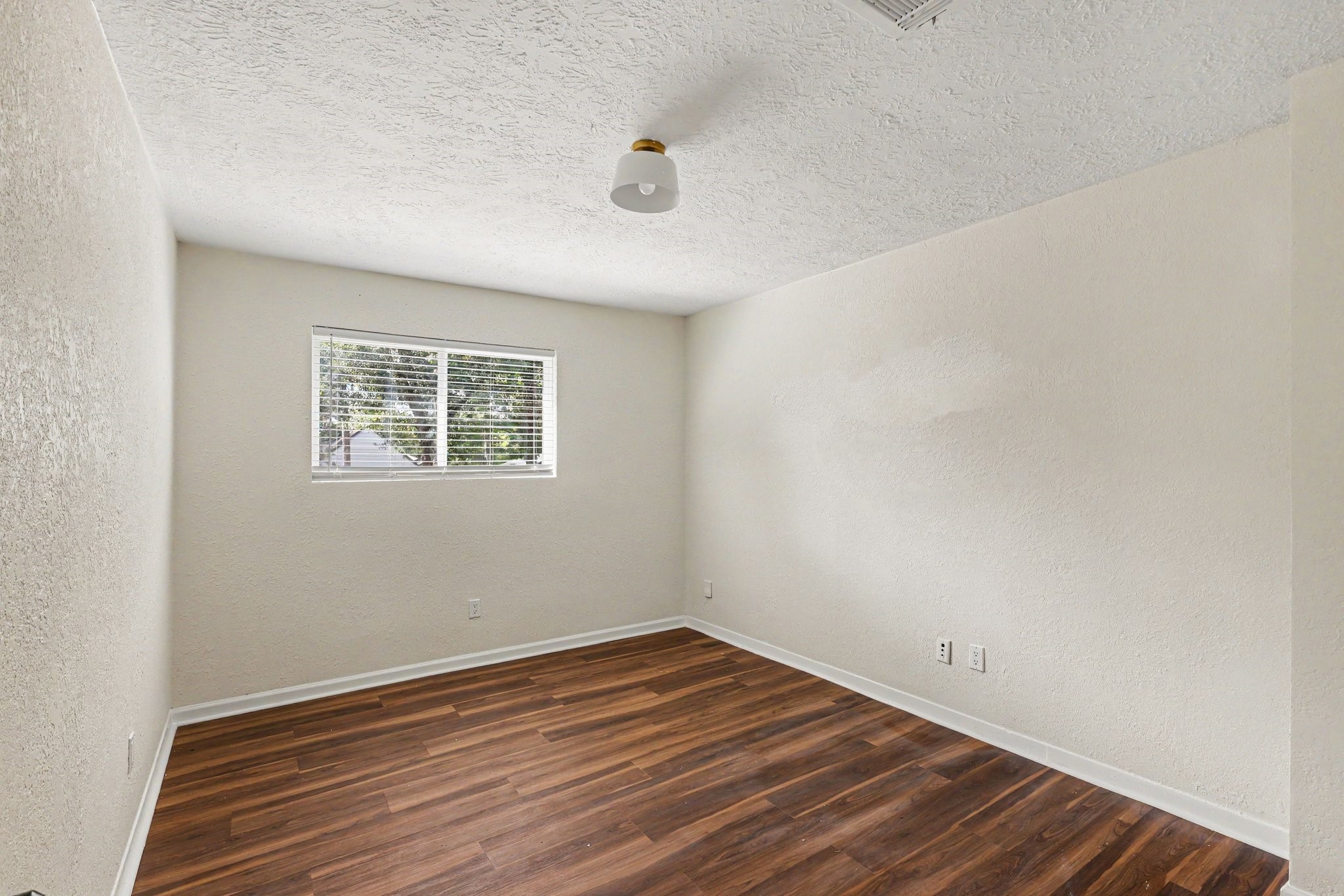 2430 Summer Spring Drive Property Photo 13