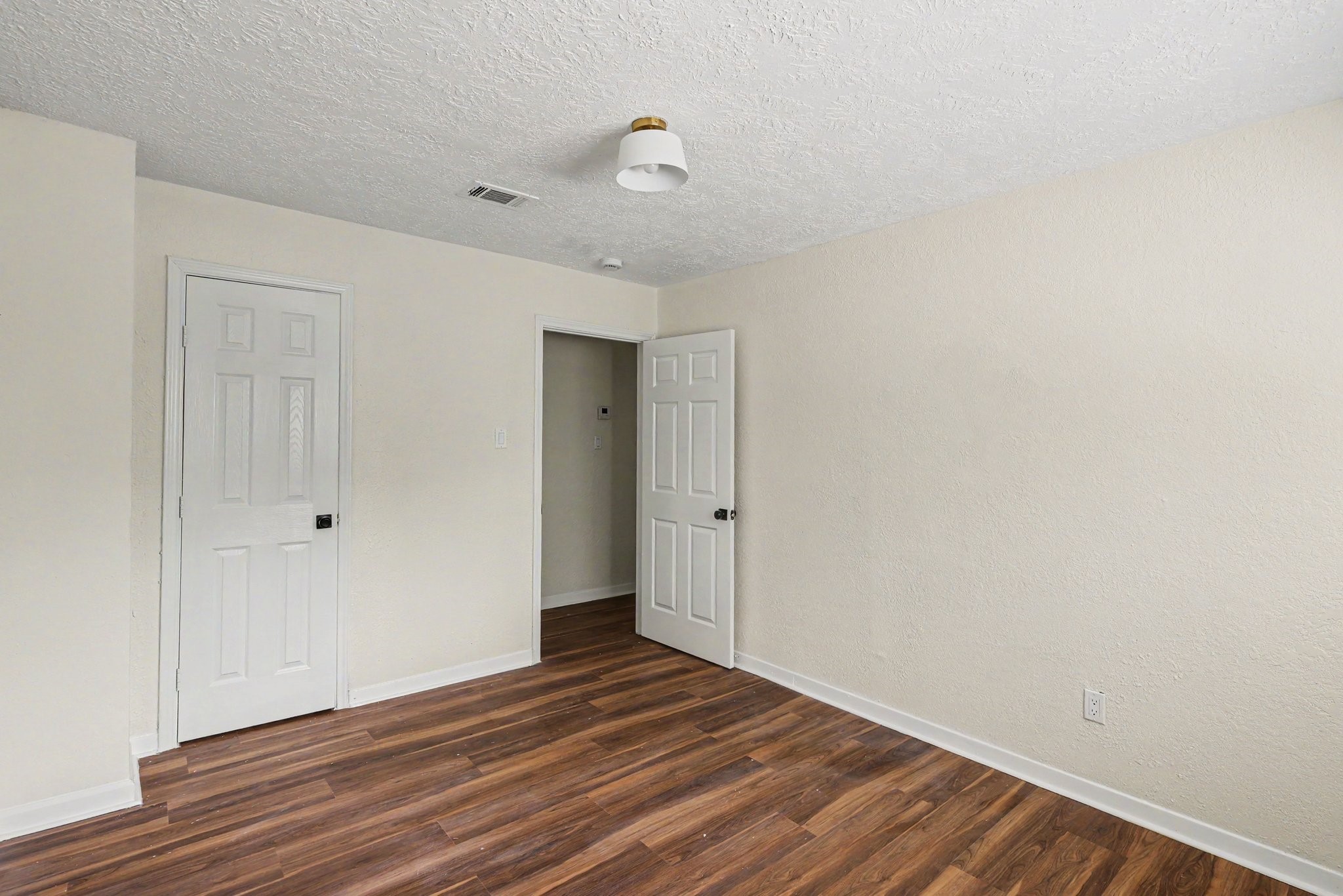 2430 Summer Spring Drive Property Photo 14