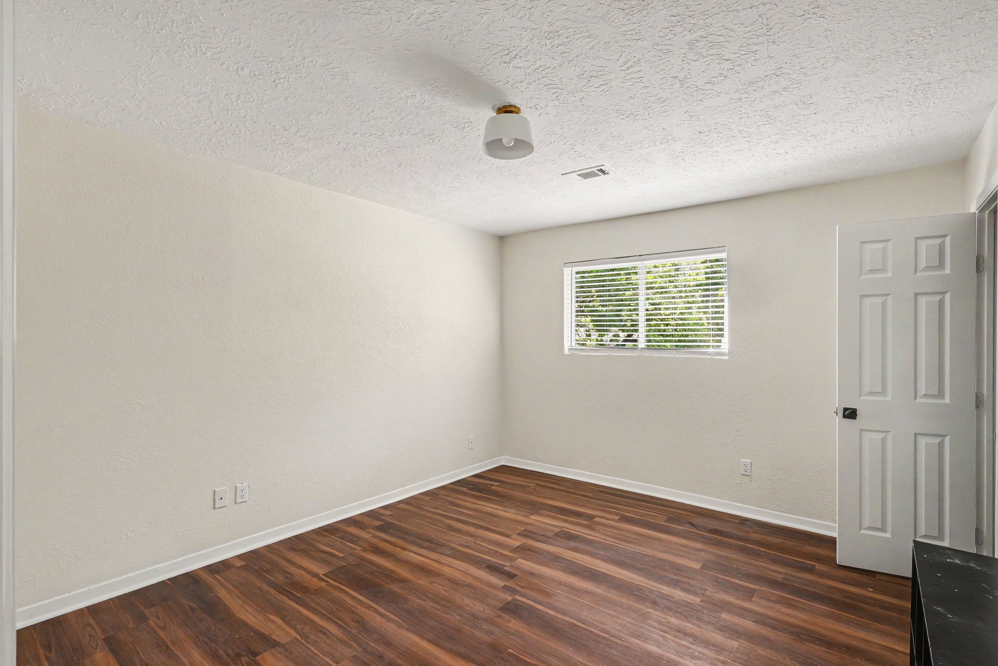 2430 Summer Spring Drive Property Photo 15