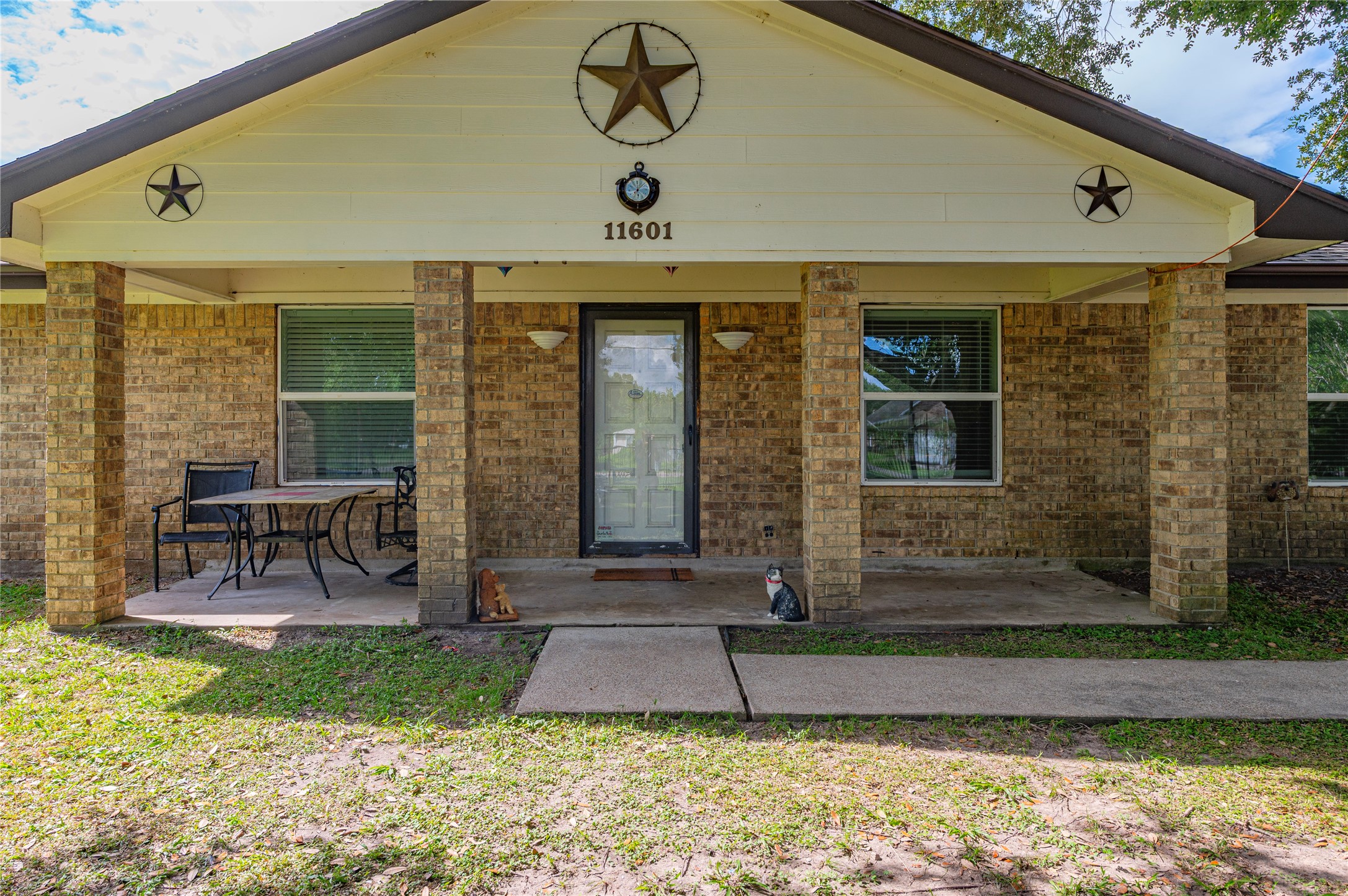 11601 28th Street Property Photo 3