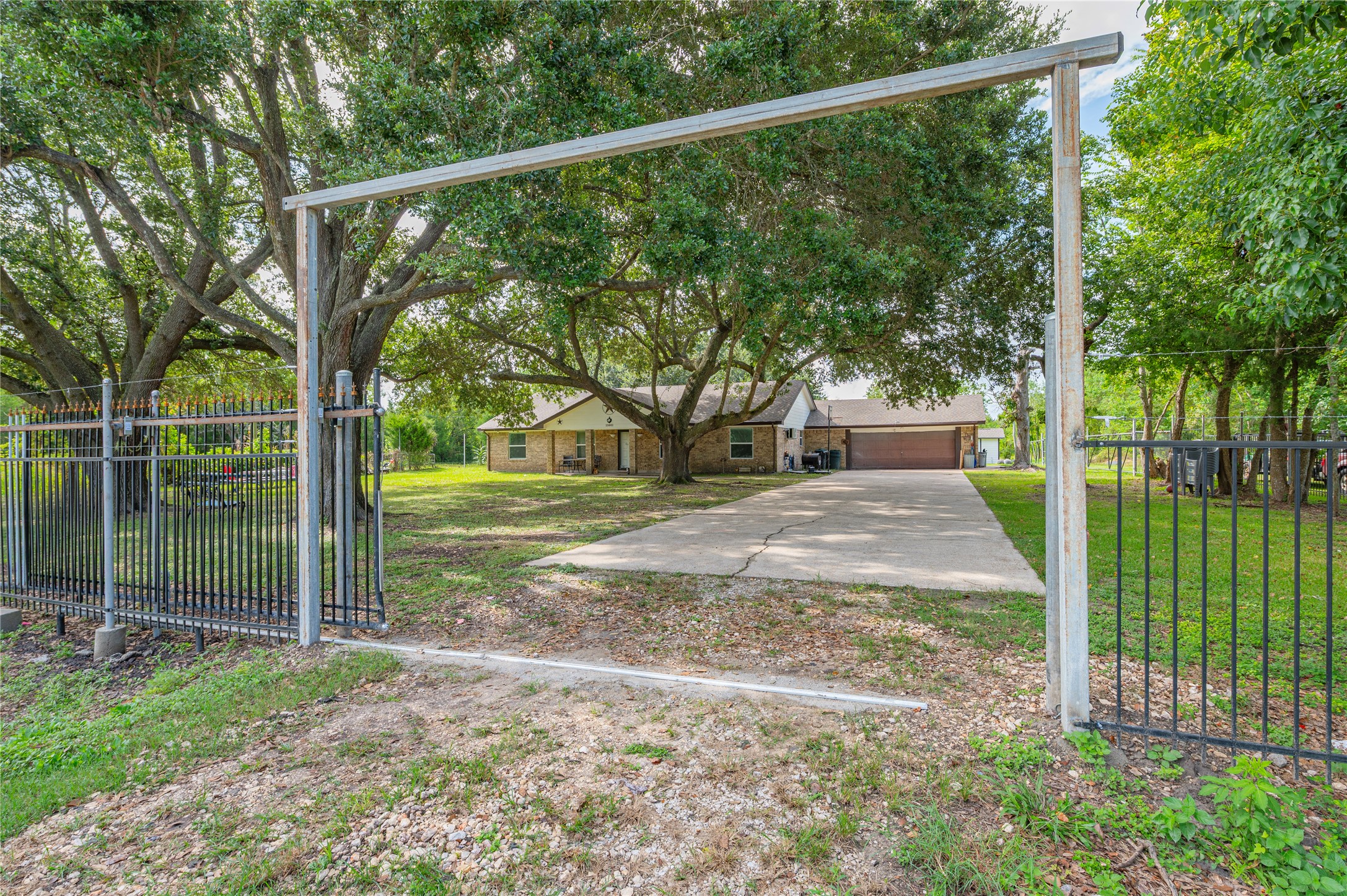 11601 28th Street Property Photo 6
