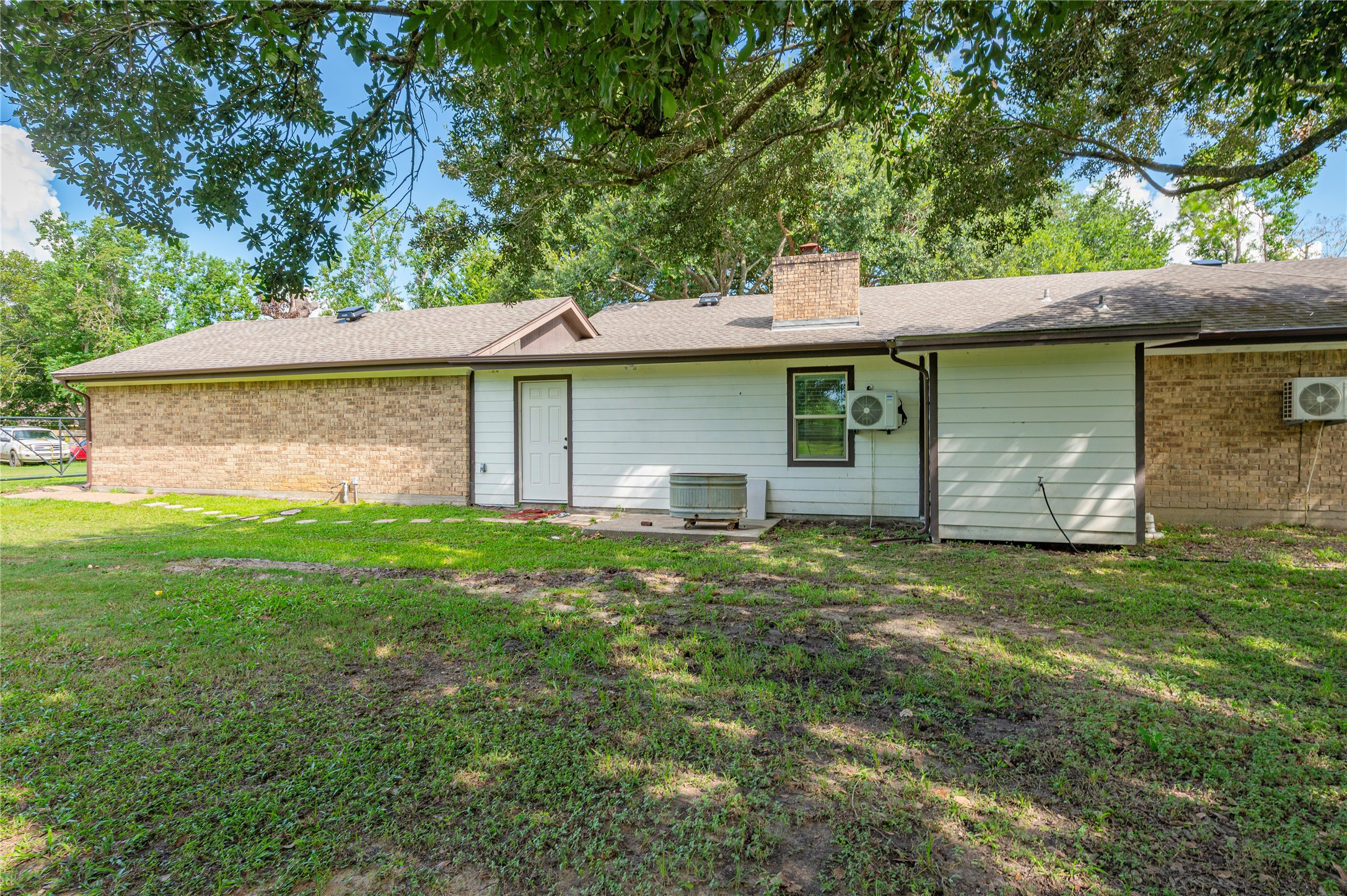 11601 28th Street Property Photo 7