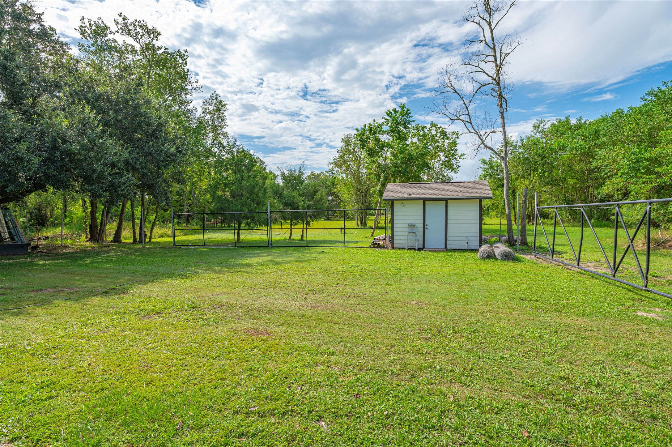 11601 28th Street Property Photo 9
