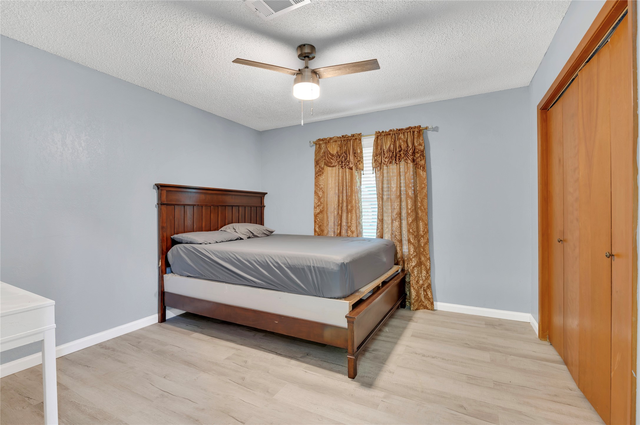 11601 28th Street Property Photo 16