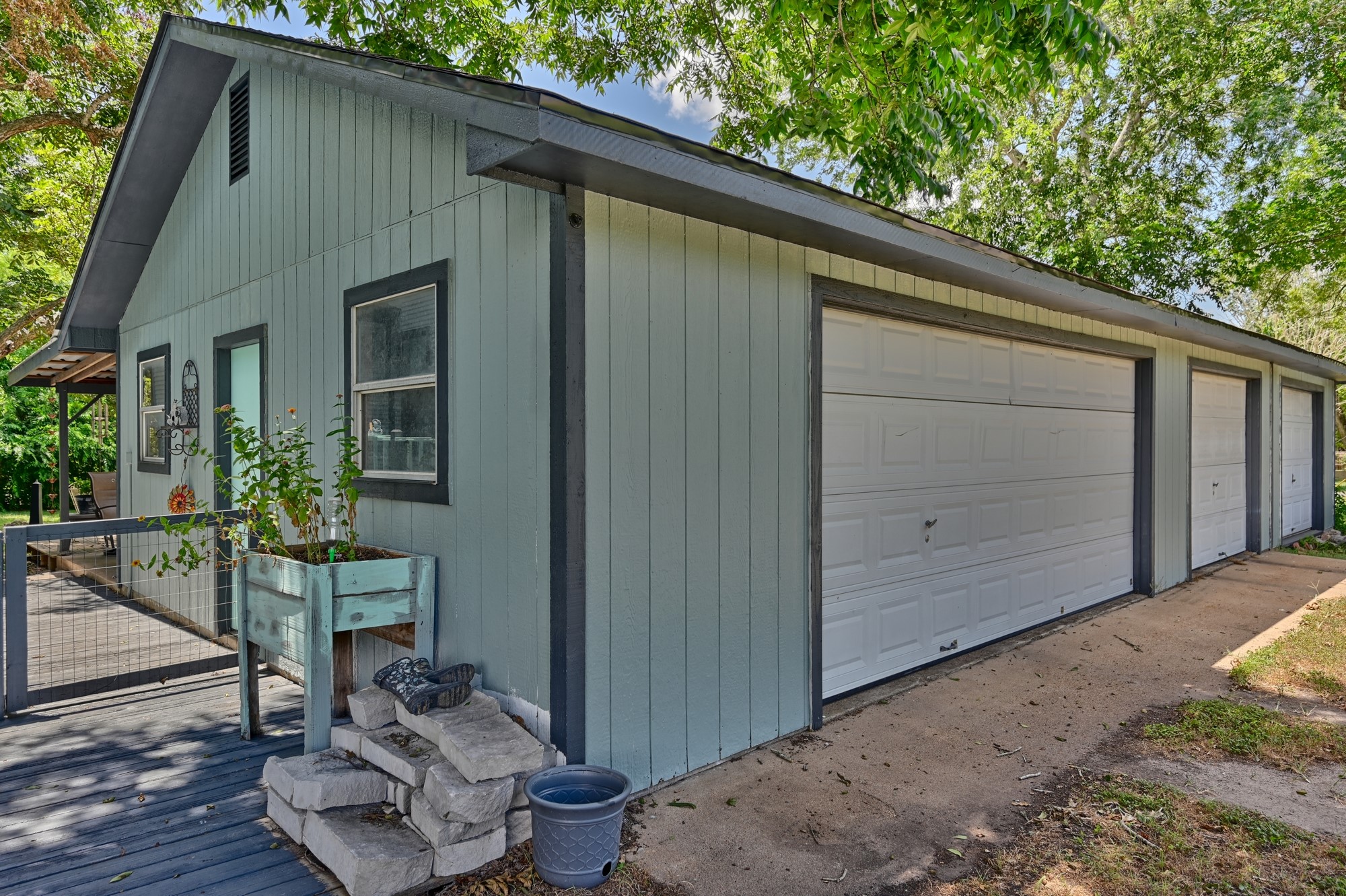 411 Bohlmann Avenue Property Photo 12