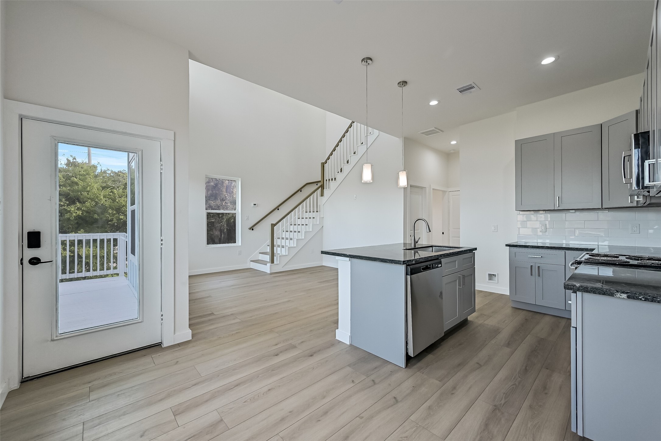 701 39th Street Property Photo 4