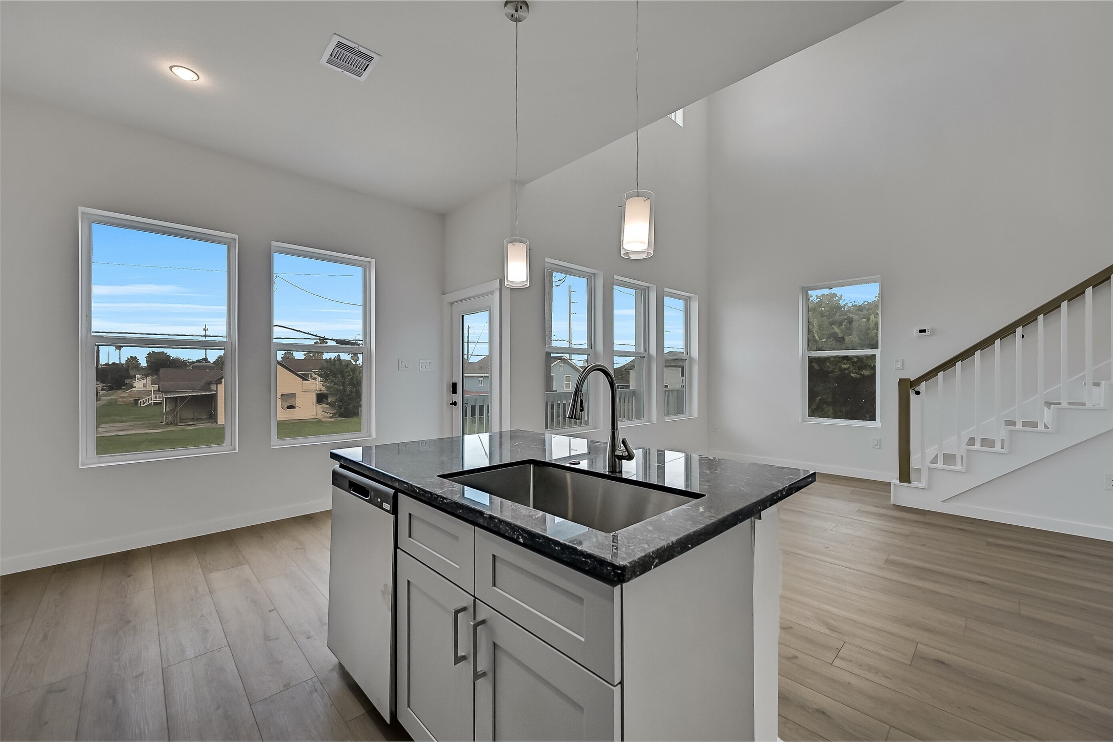 701 39th Street Property Photo 10