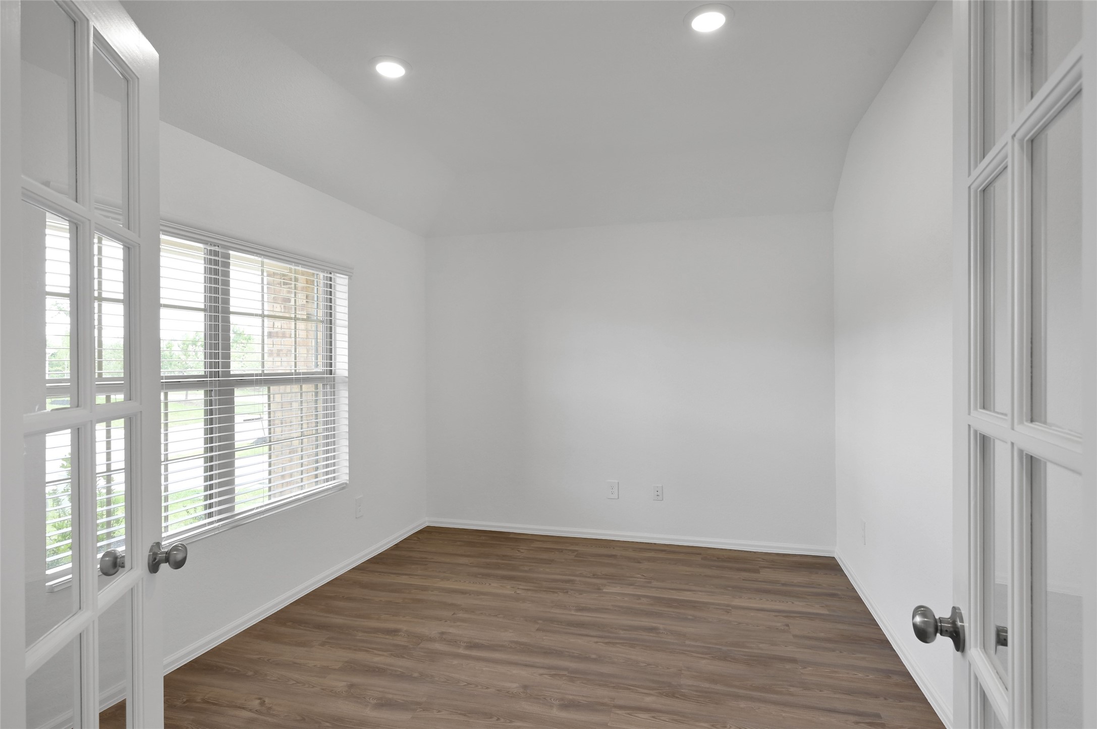 3609 Oakvale Drive Property Photo 5