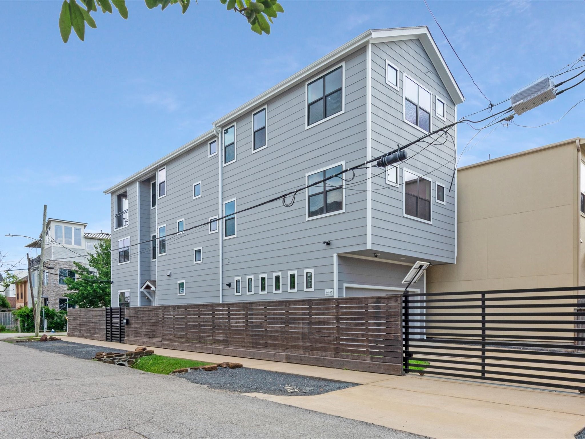 2301 Arabelle Street Property Photo 1