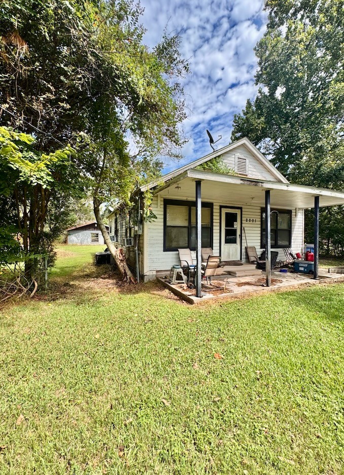 2201 S Columbia Property Photo 1