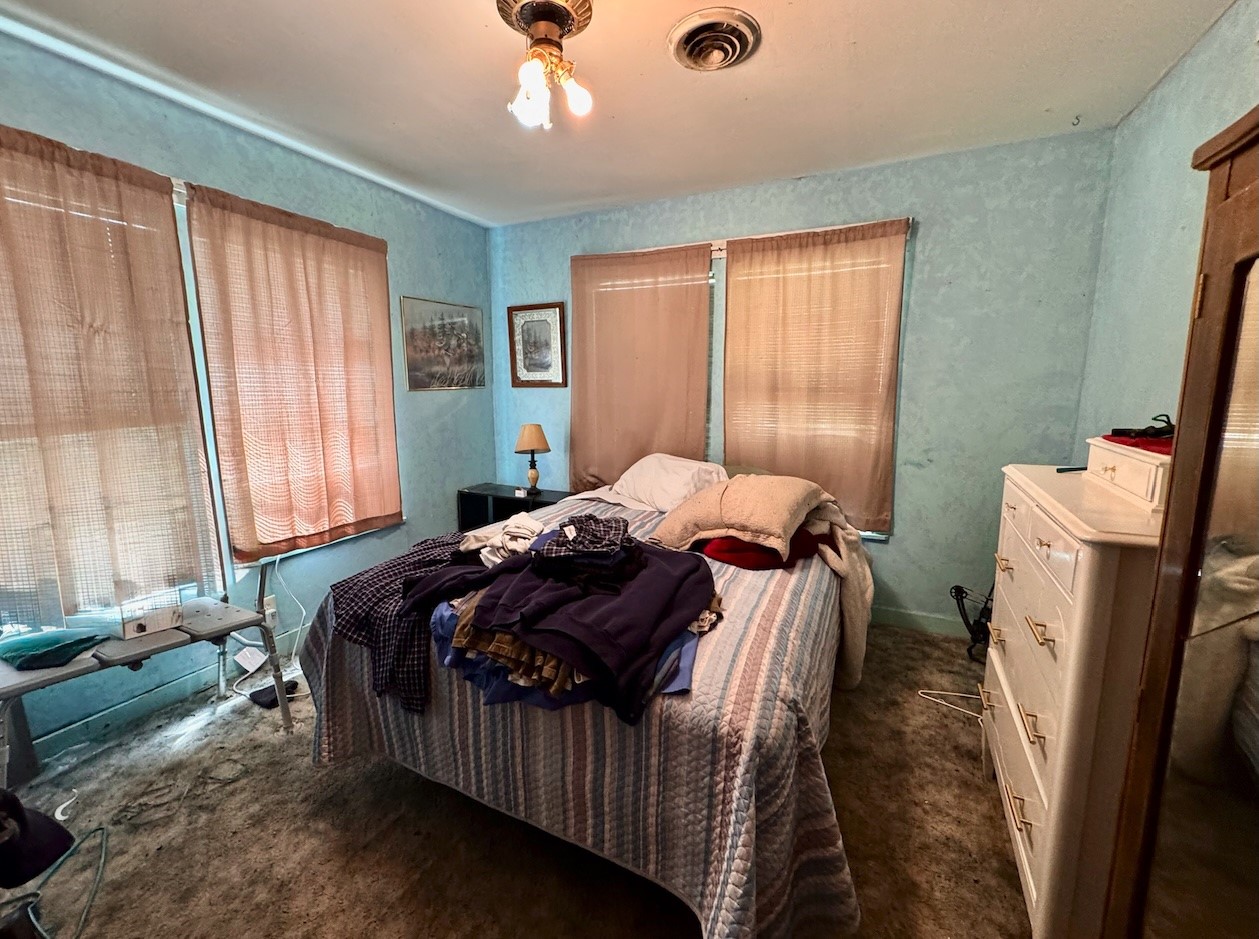 2201 S Columbia Property Photo 4