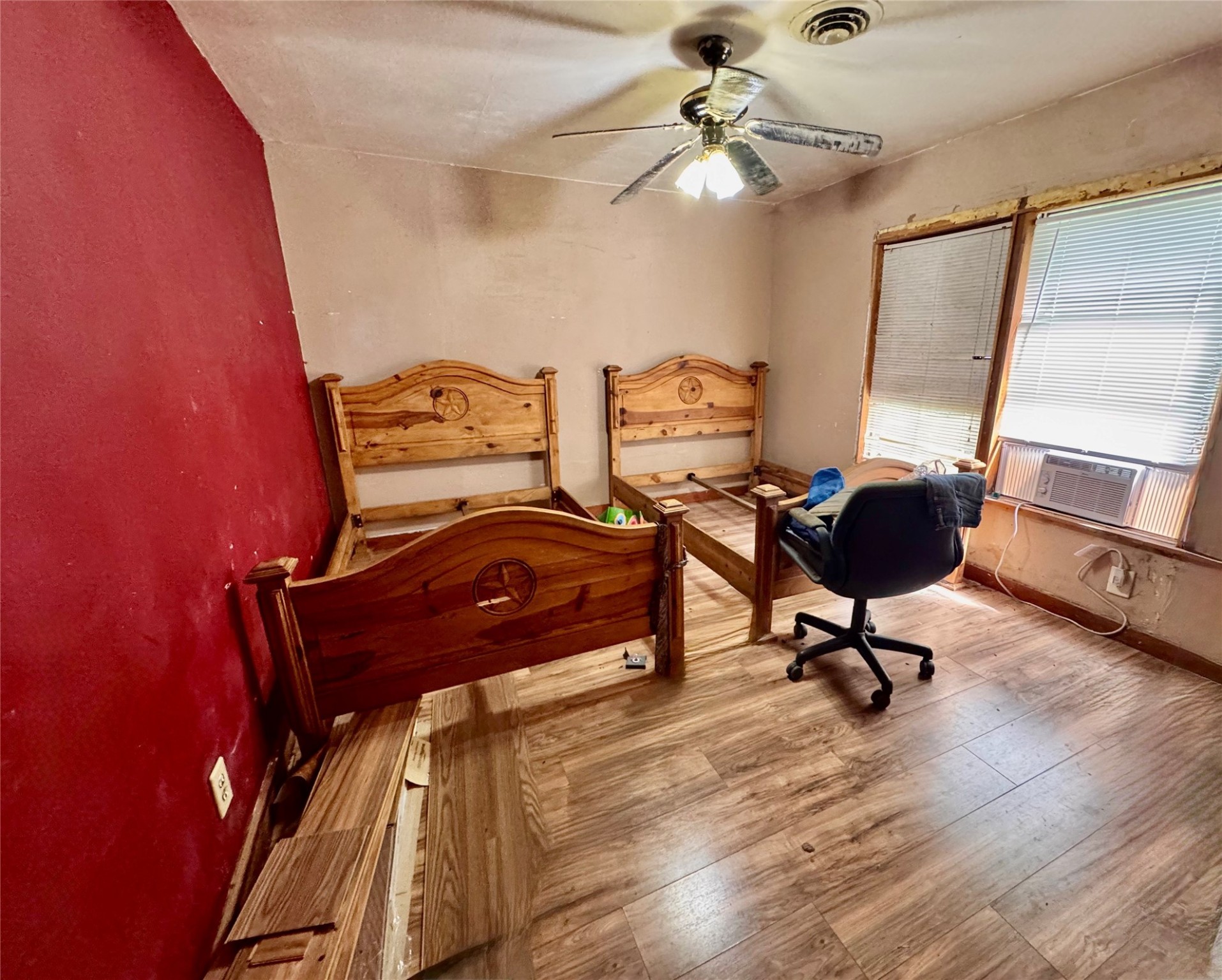 2201 S Columbia Property Photo 6