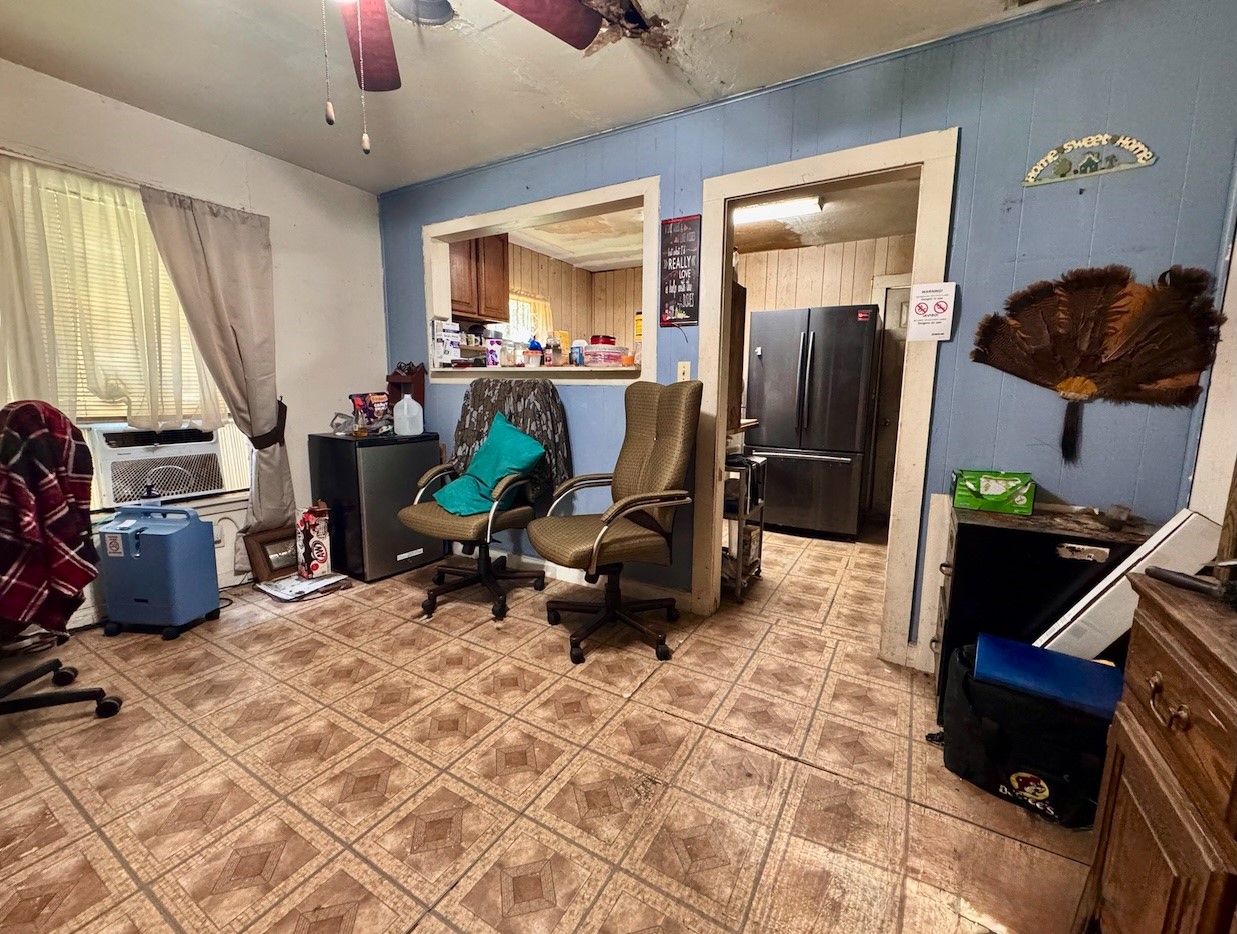 2201 S Columbia Property Photo 7