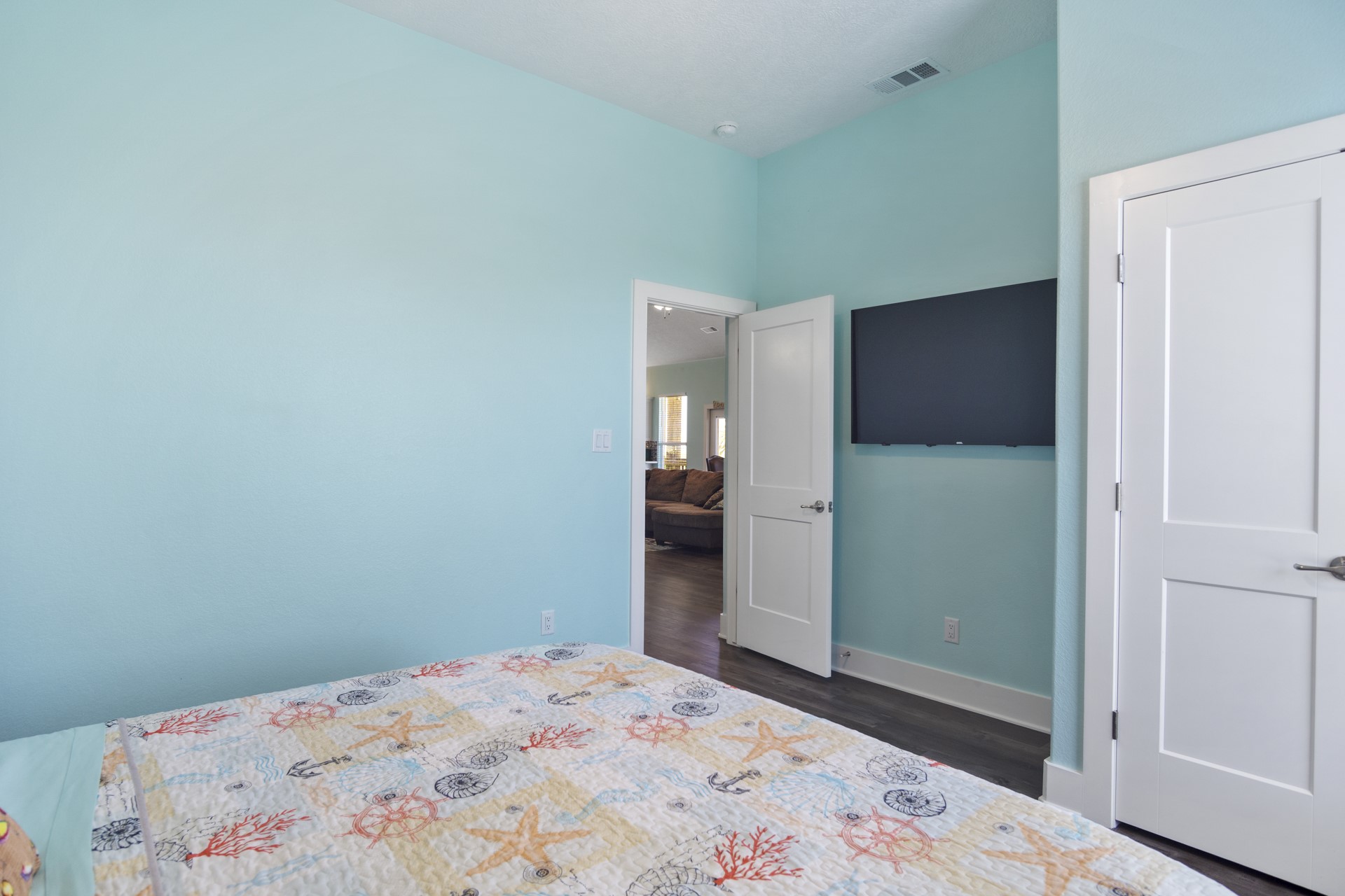 929 Magnolia Lane Property Photo 15