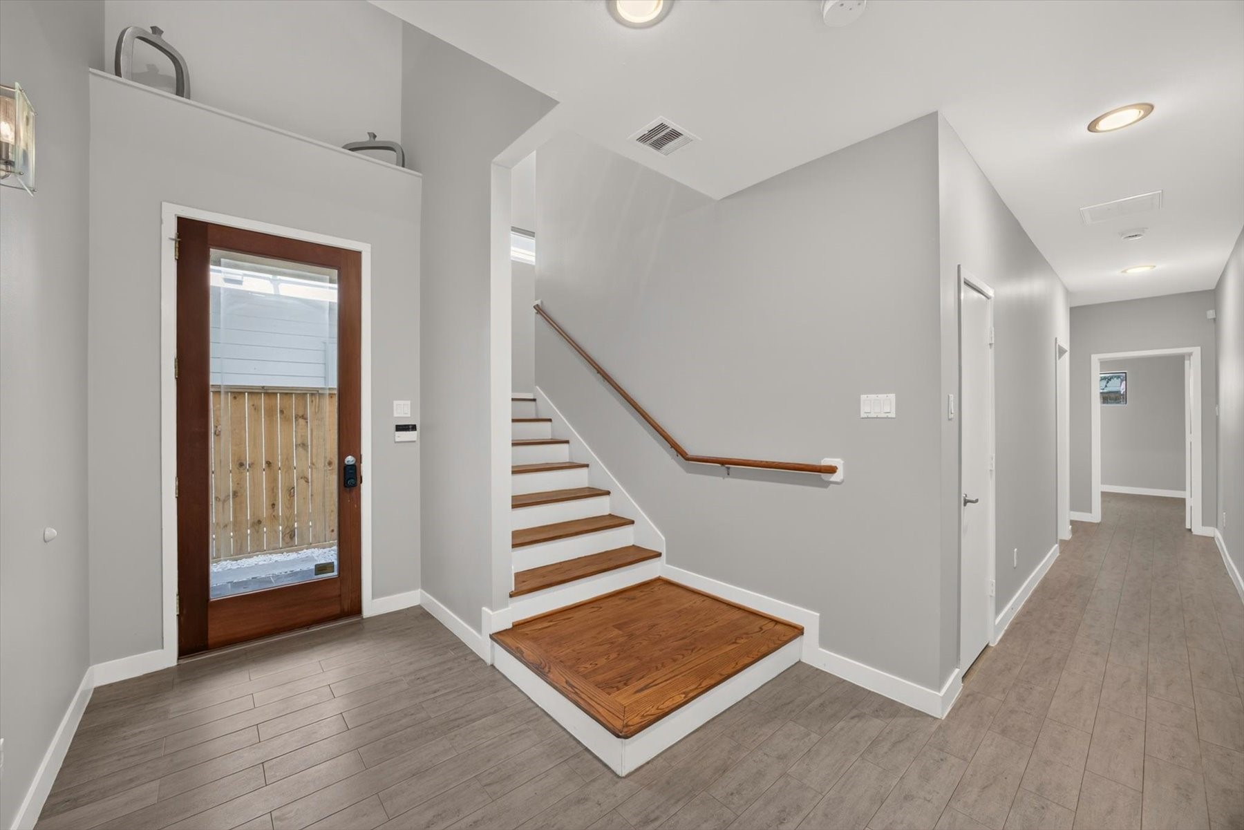6016 Truro Street Property Photo 5