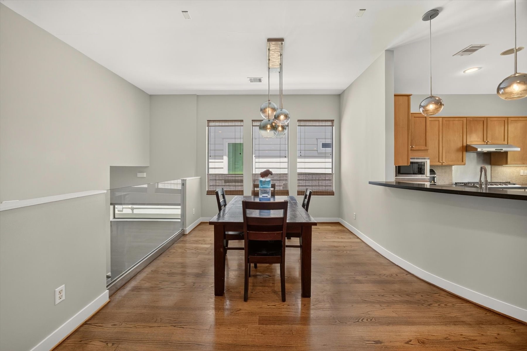 6016 Truro Street Property Photo 10