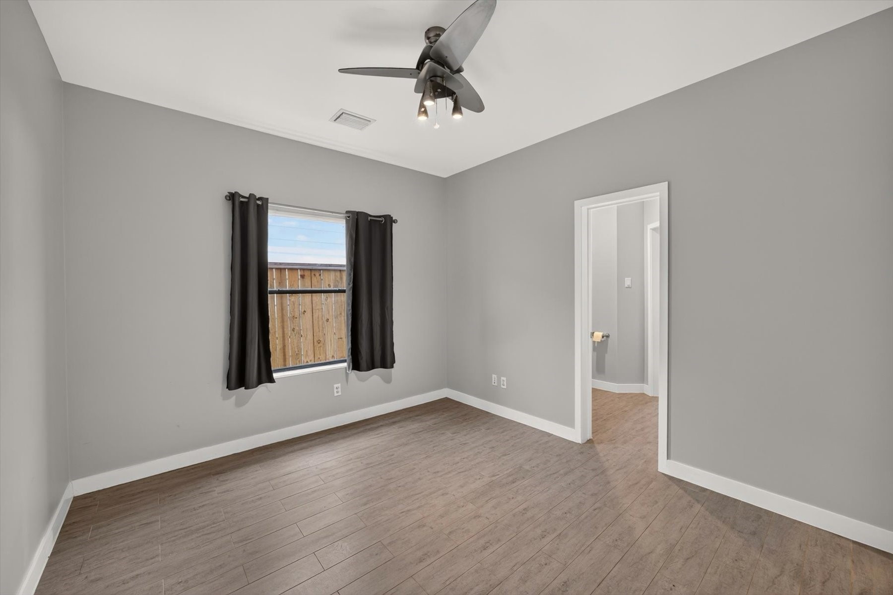 6016 Truro Street Property Photo 34