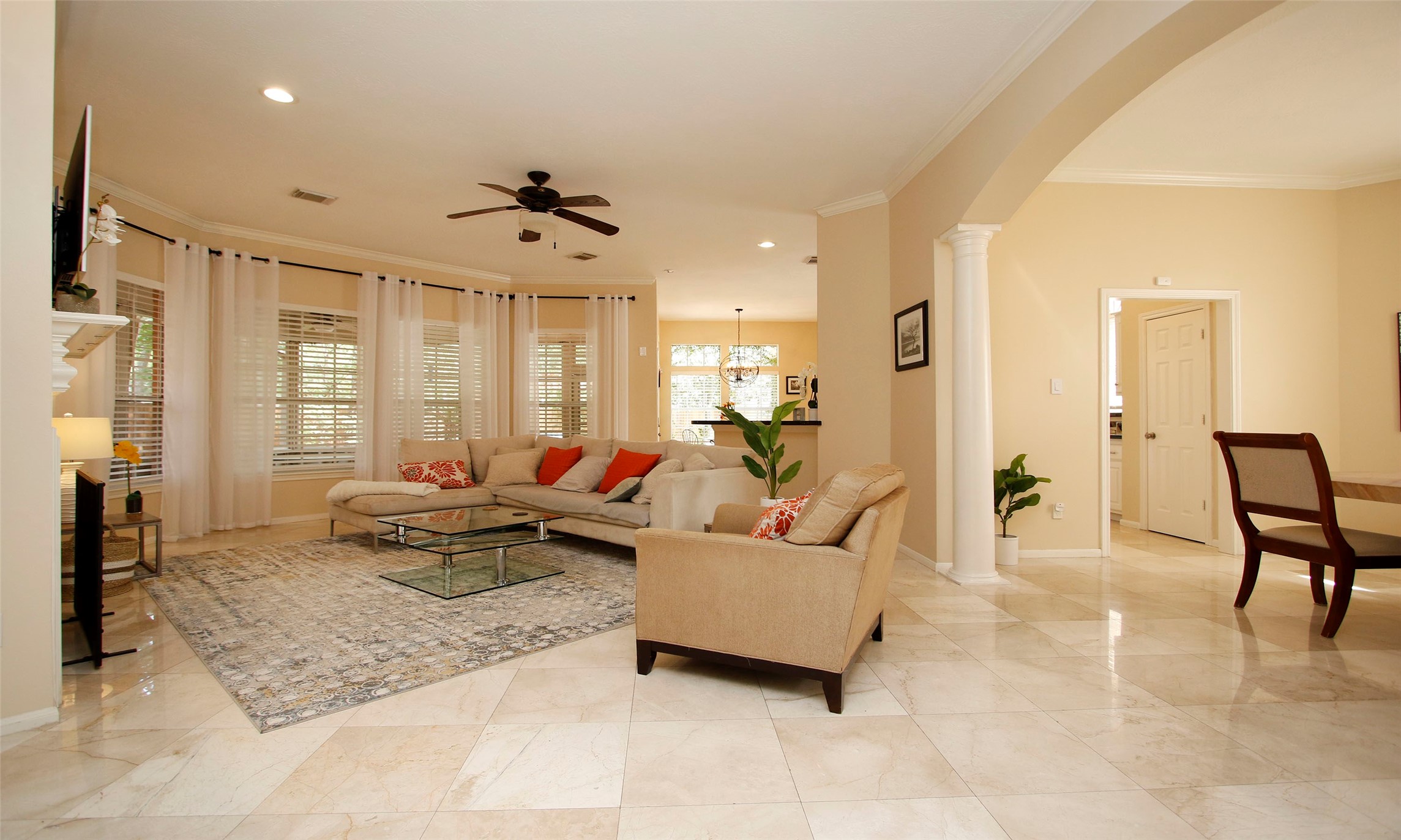19 E Sunny Slope Circle Property Photo 5