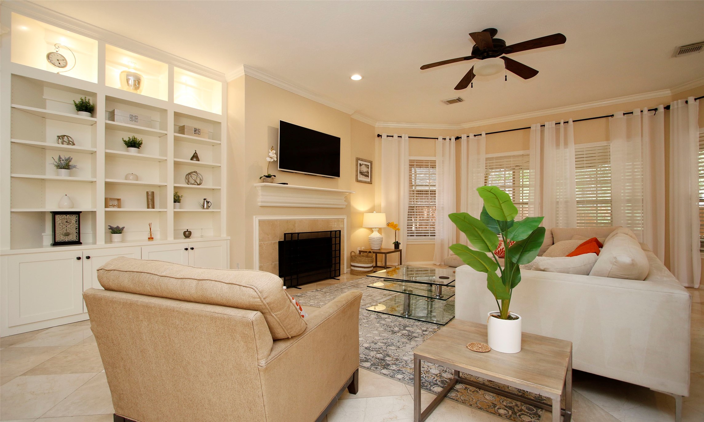 19 E Sunny Slope Circle Property Photo 9