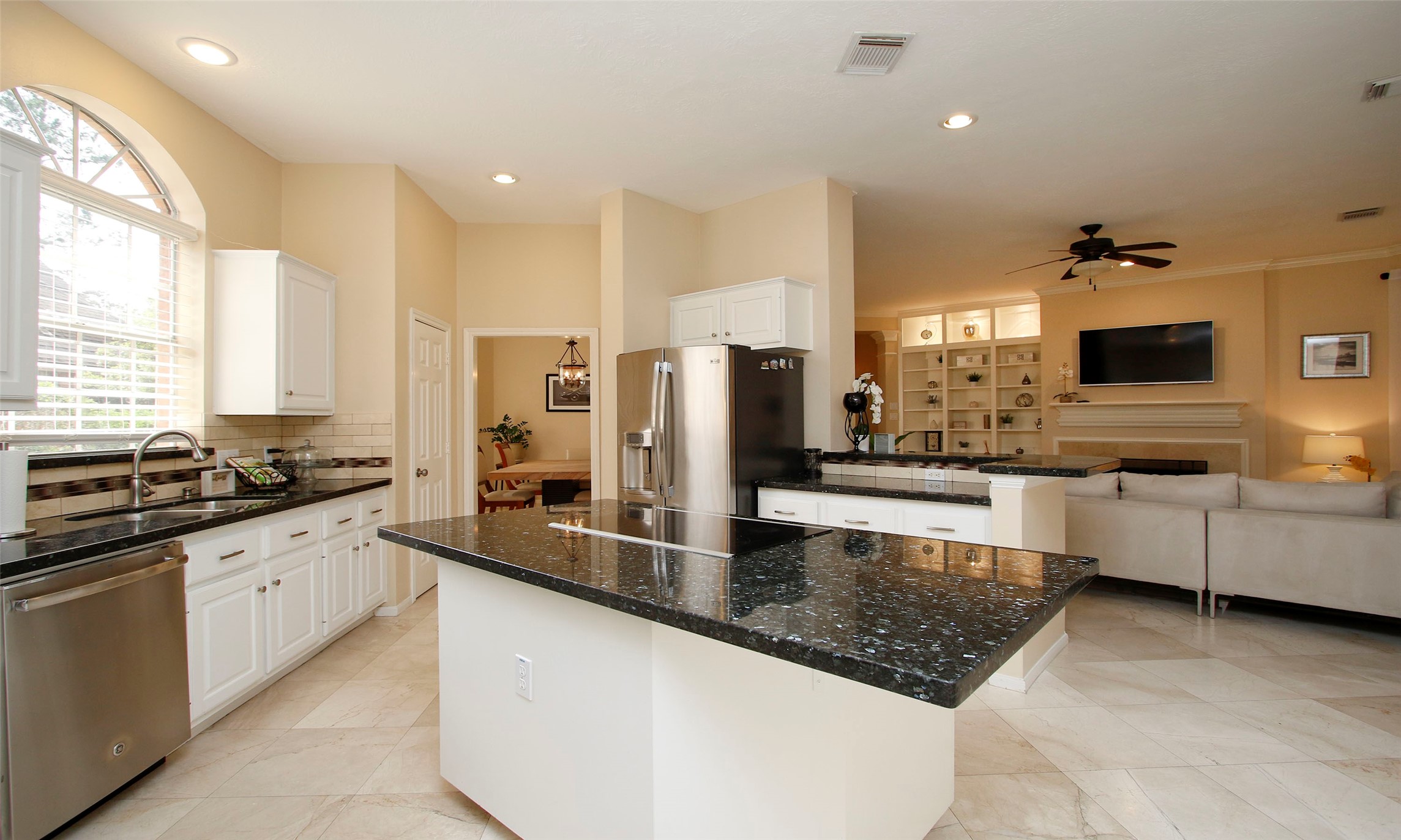 19 E Sunny Slope Circle Property Photo 12