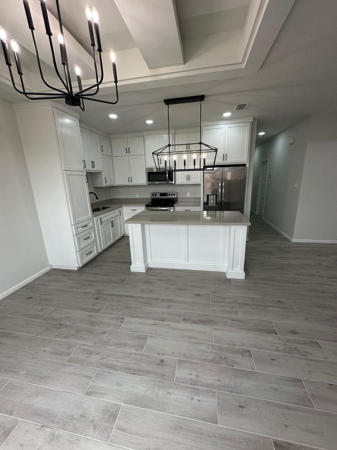 1409 S Xanthia Street Property Photo 4