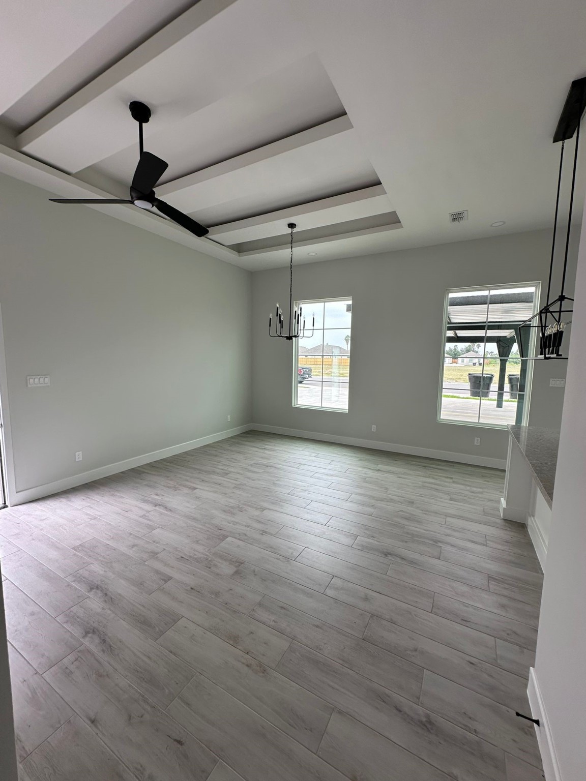 1409 S Xanthia Street Property Photo 5