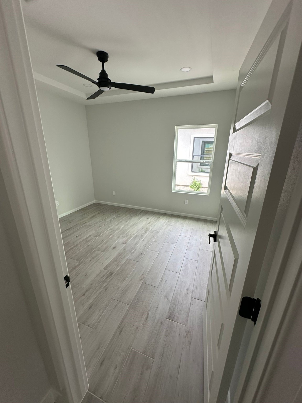 1409 S Xanthia Street Property Photo 8