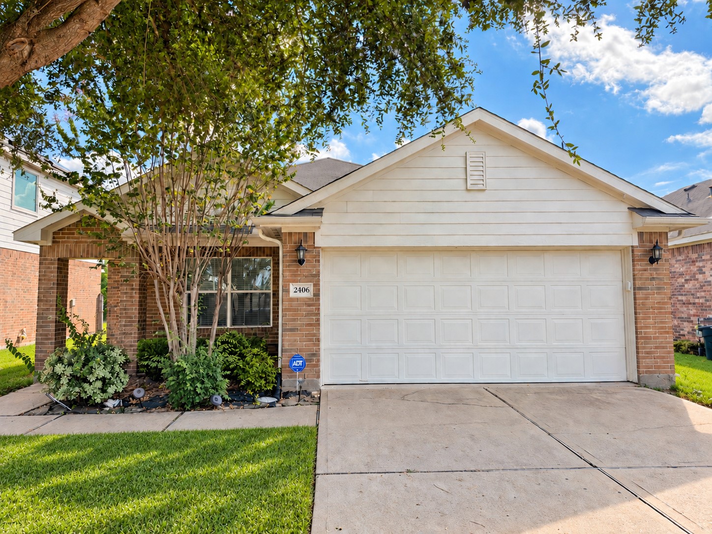 2406 Blue Reef Drive Property Photo 1